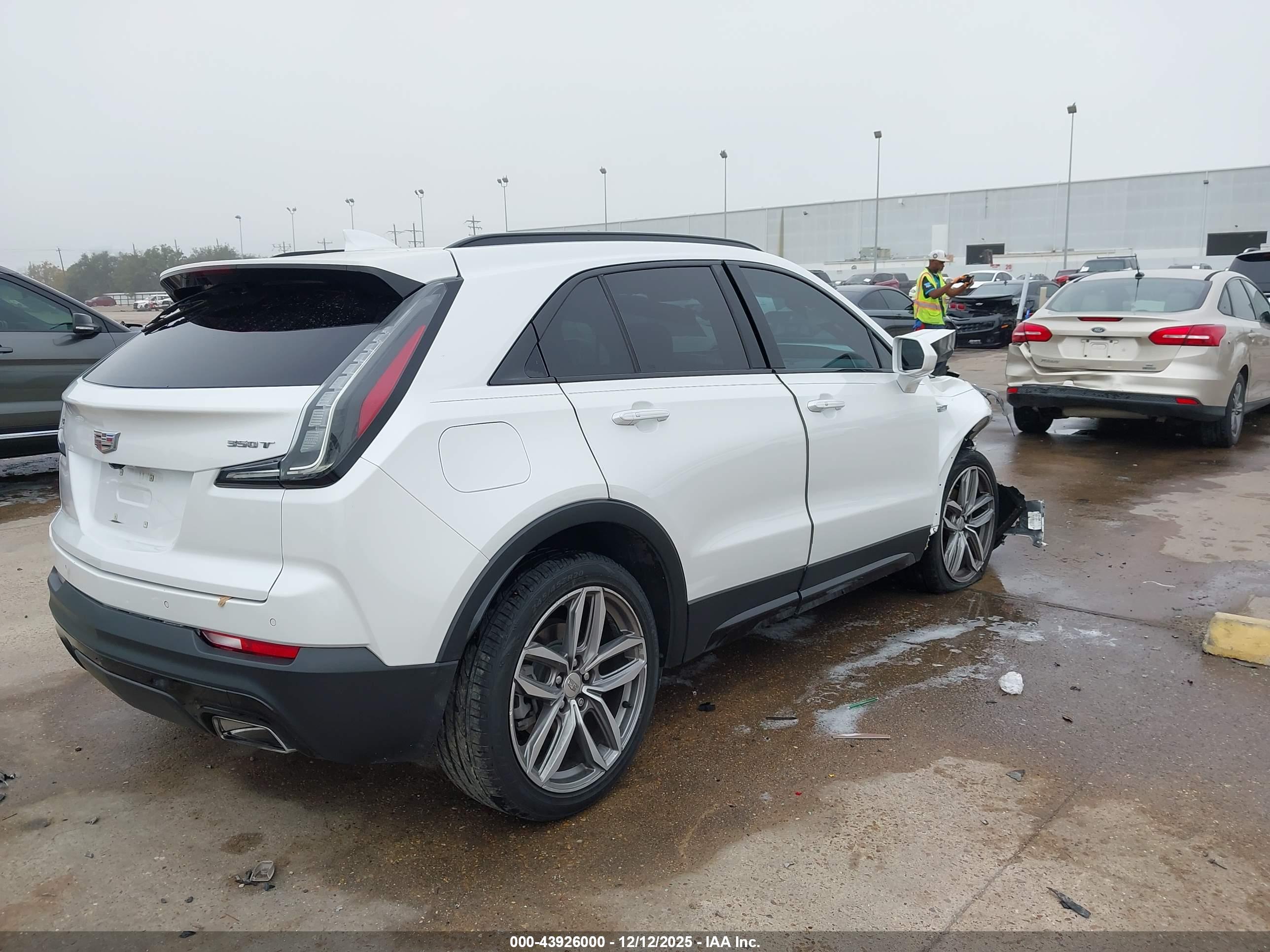 CADILLAC XT4 image 4