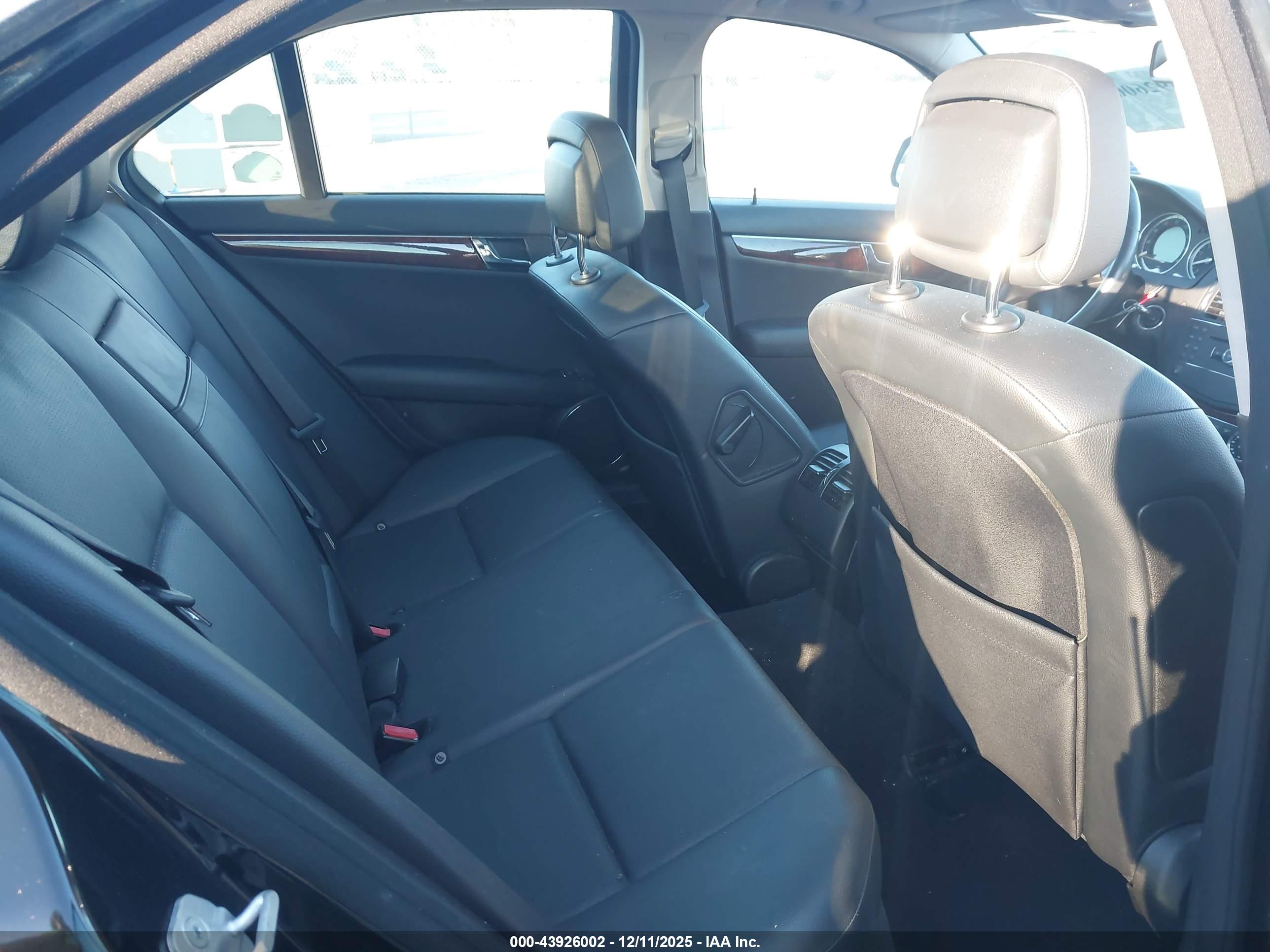 MERCEDES-BENZ C image 8