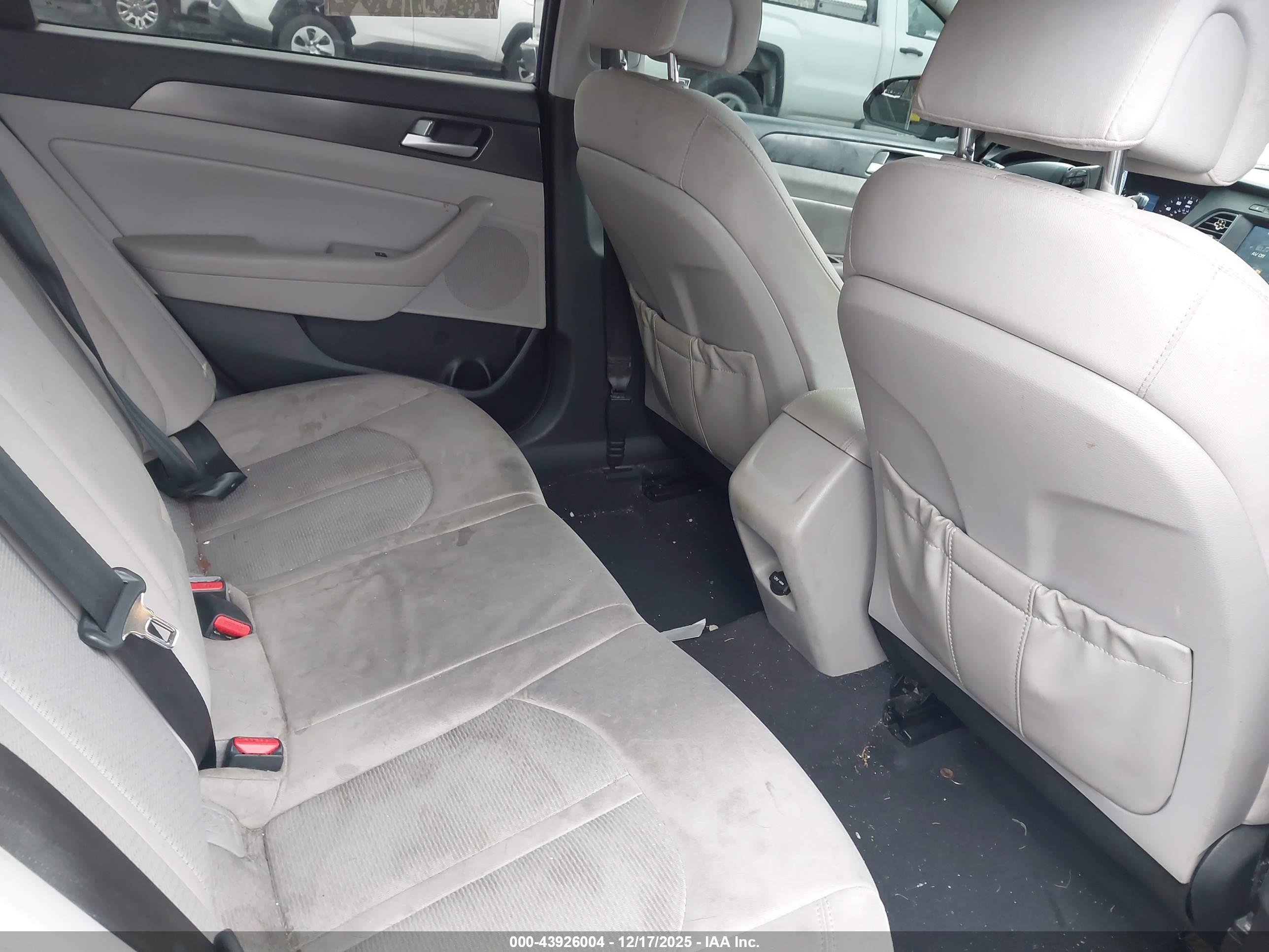 HYUNDAI SONATA image 8