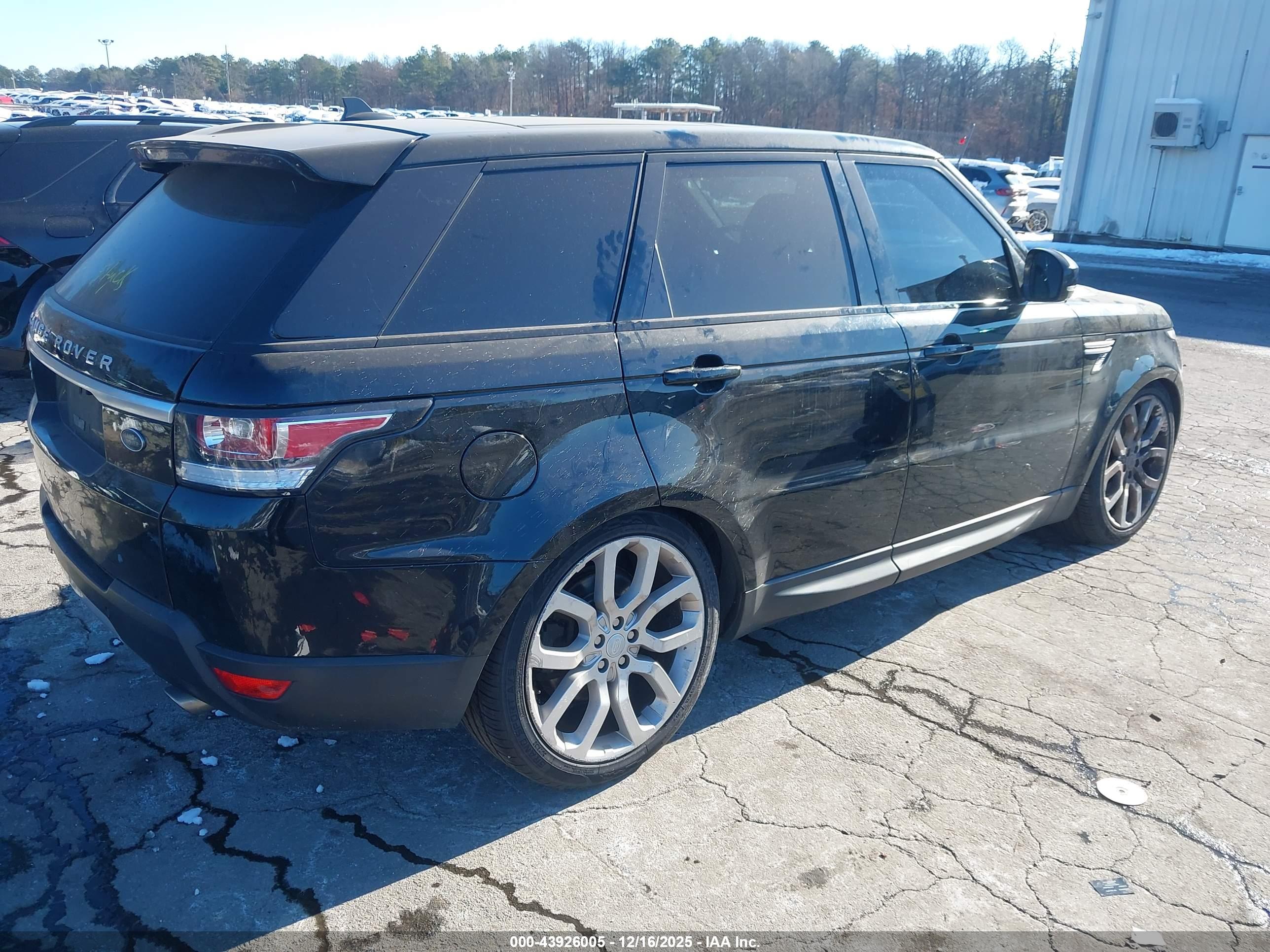 LAND ROVER image 4