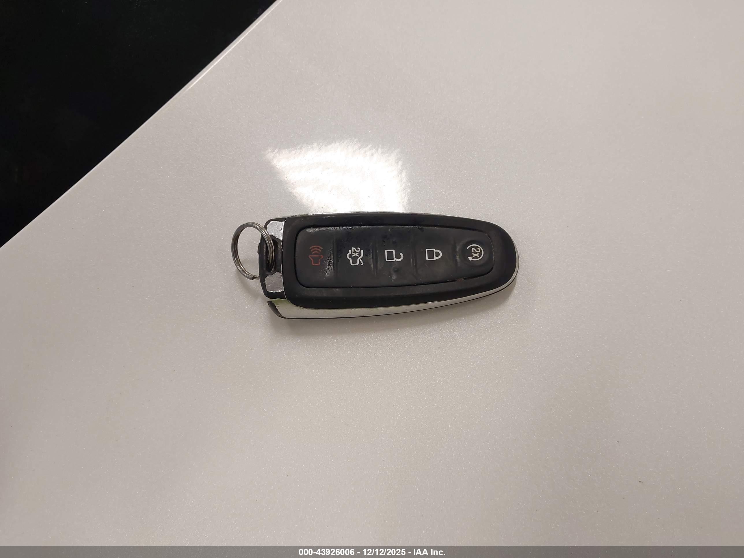 FORD TAURUS image 11