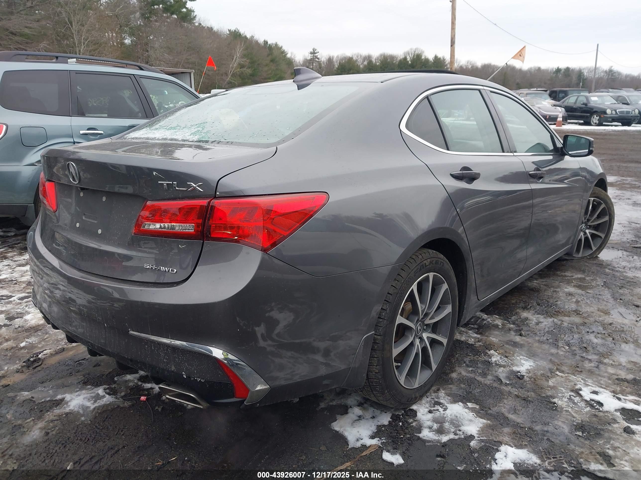 ACURA TLX image 4