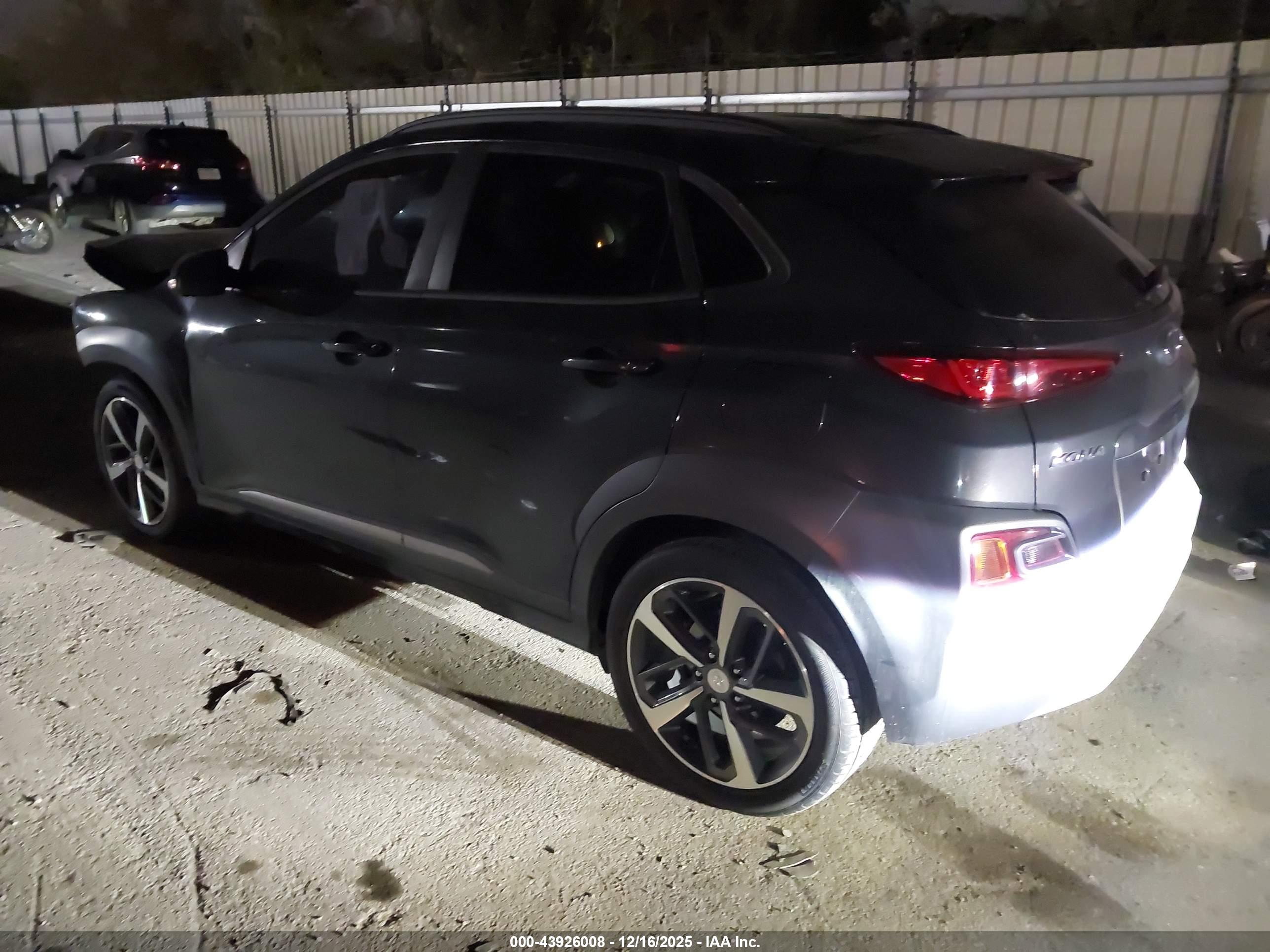 HYUNDAI KONA image 3