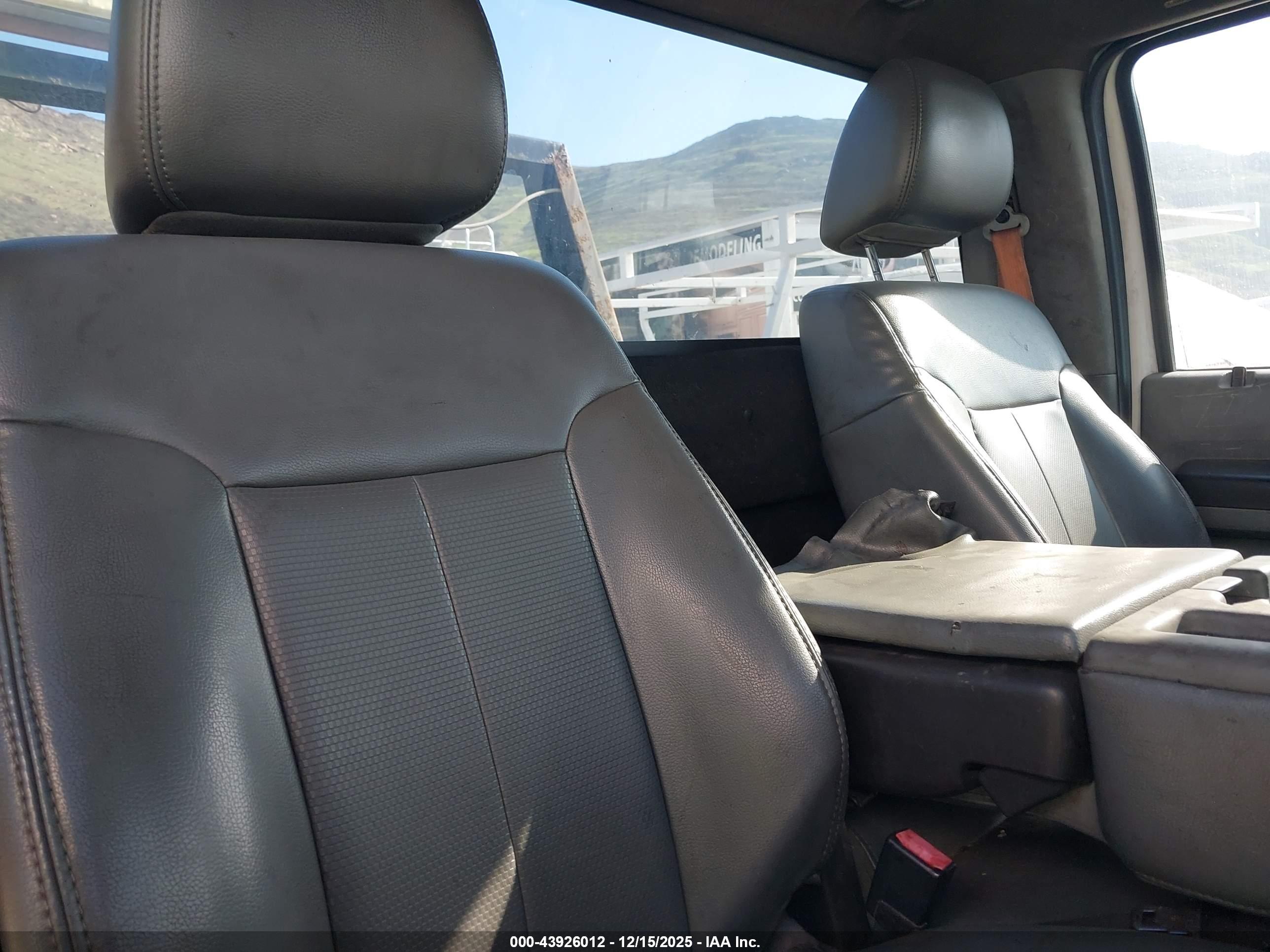 FORD F-550 image 7