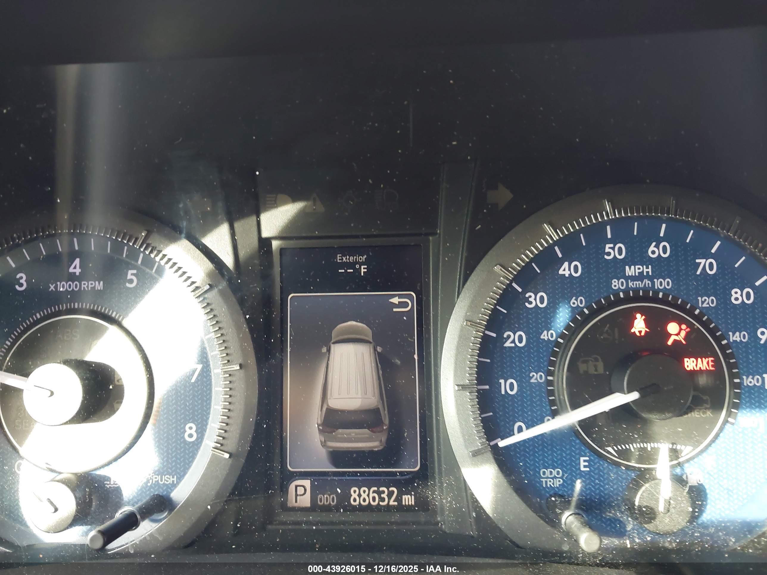 TOYOTA SIENNA image 7