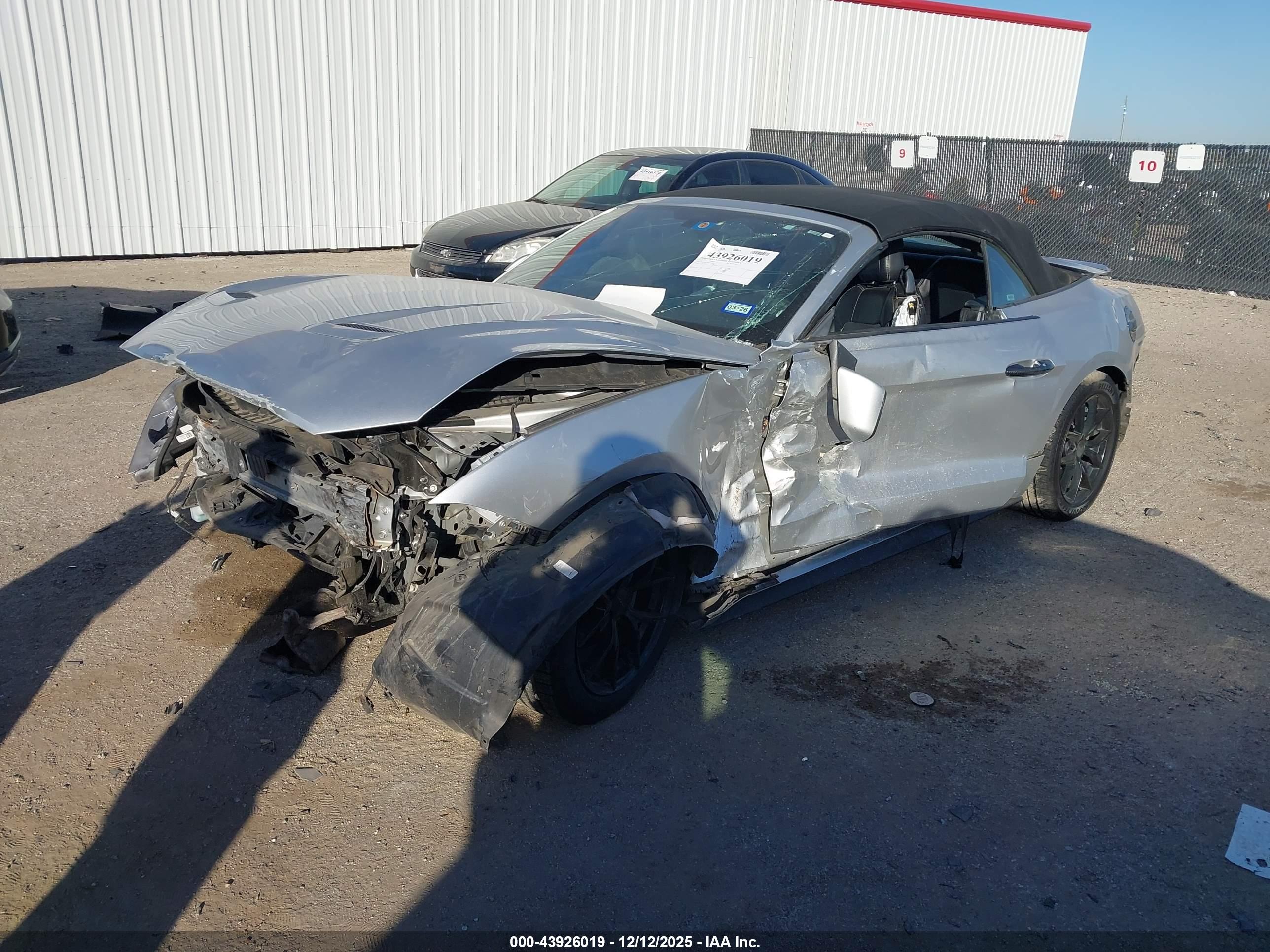 FORD MUSTANG image 2