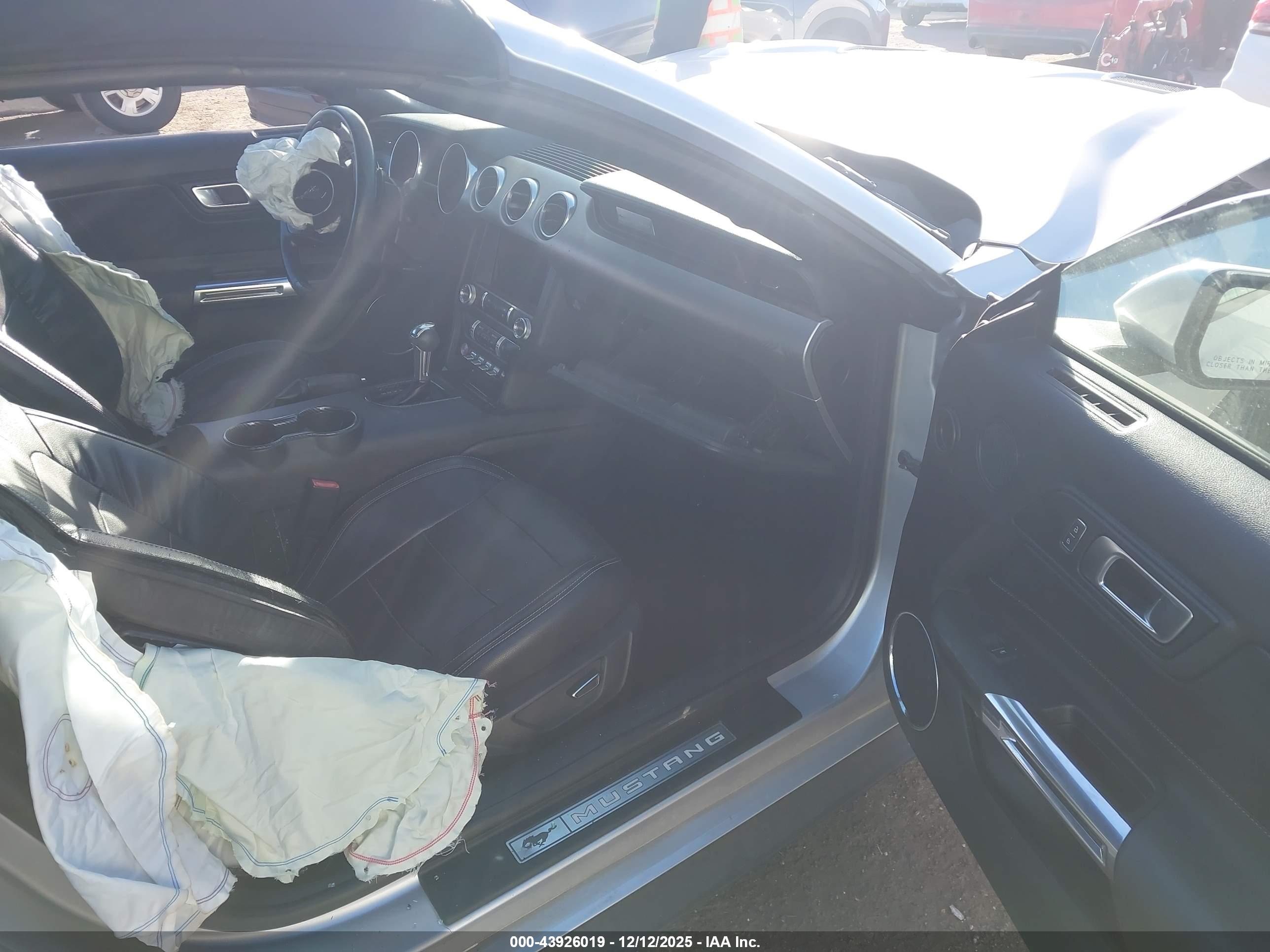 FORD MUSTANG image 5