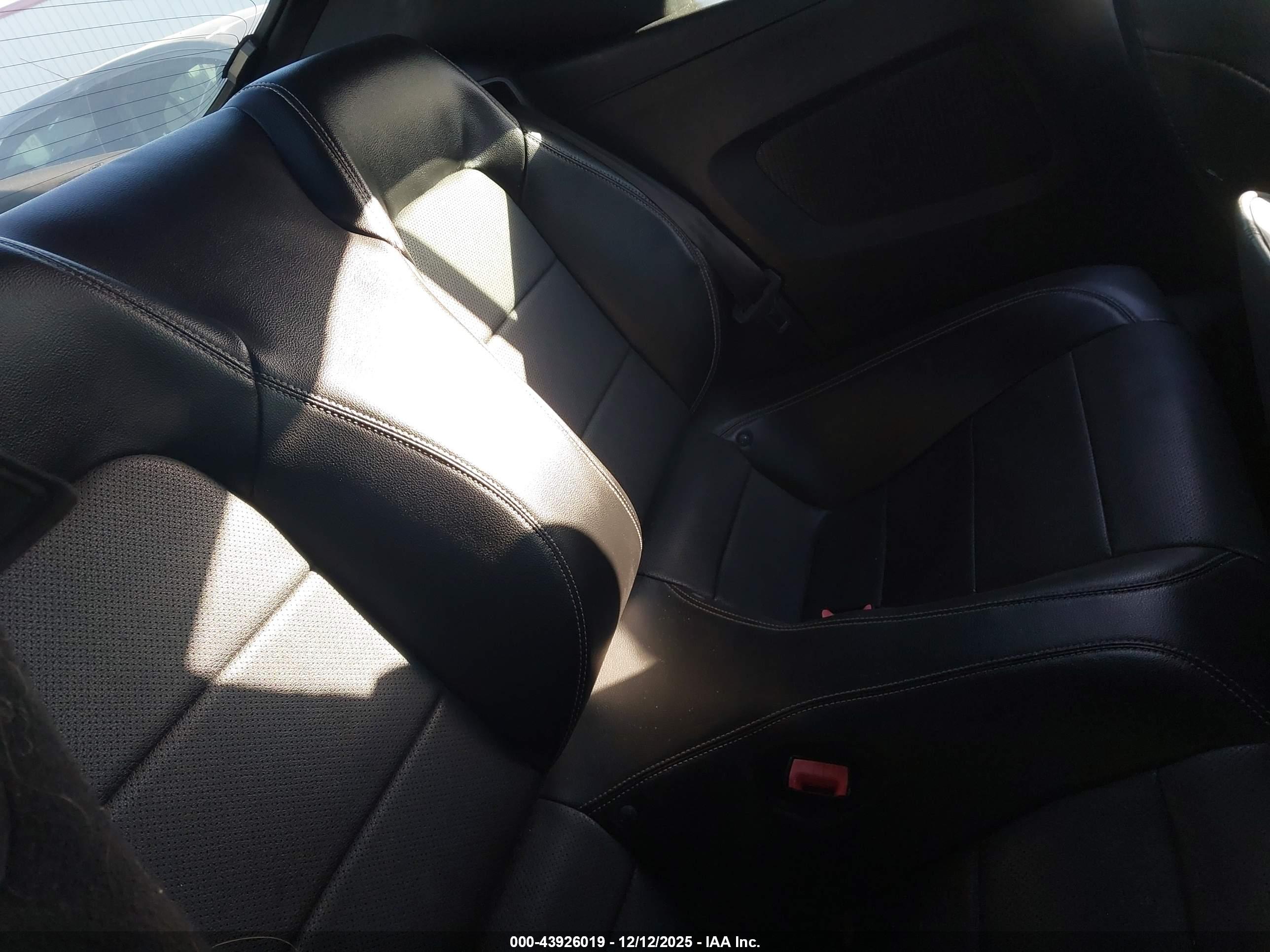 FORD MUSTANG image 8