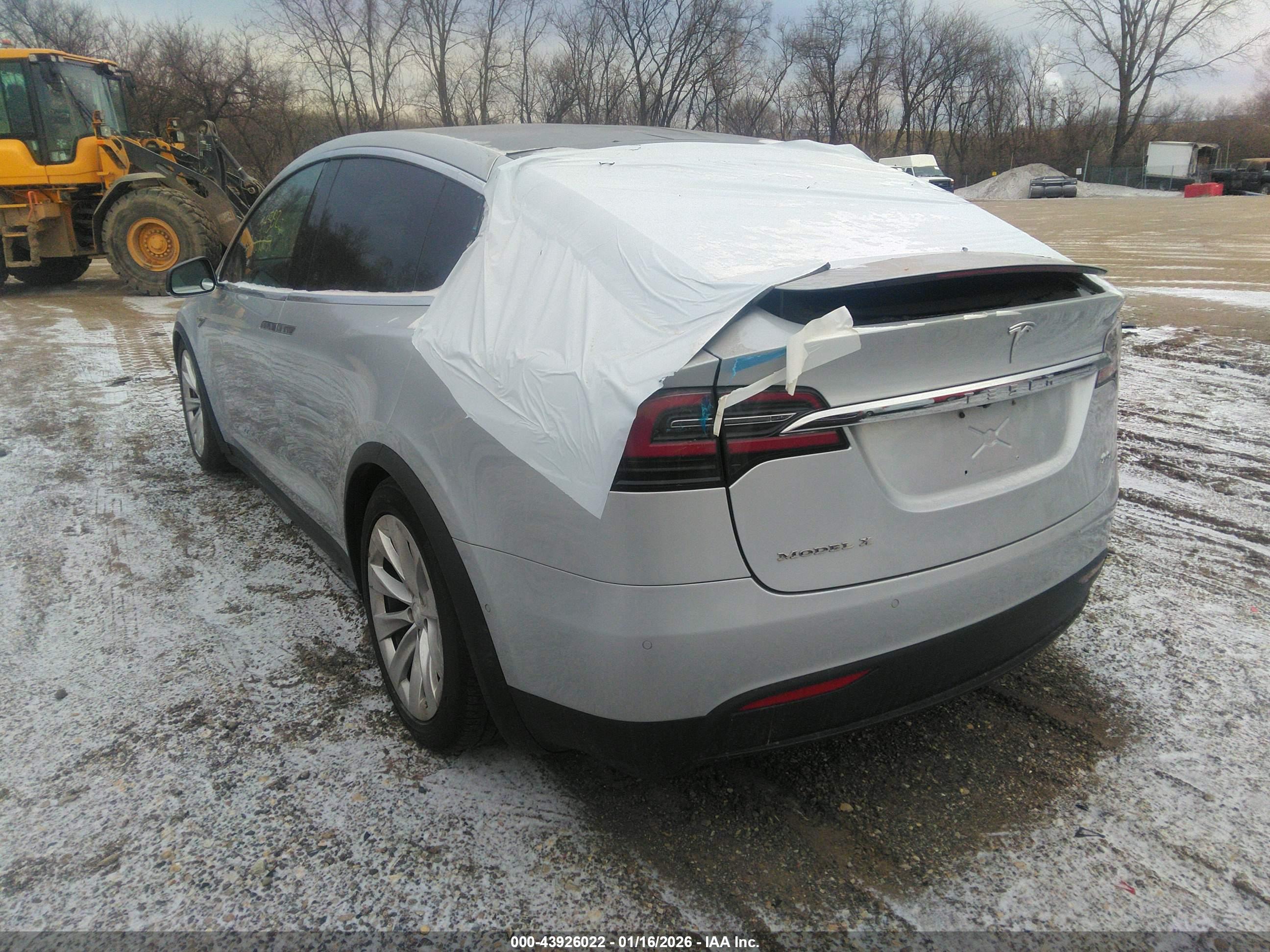 TESLA MODEL image 3