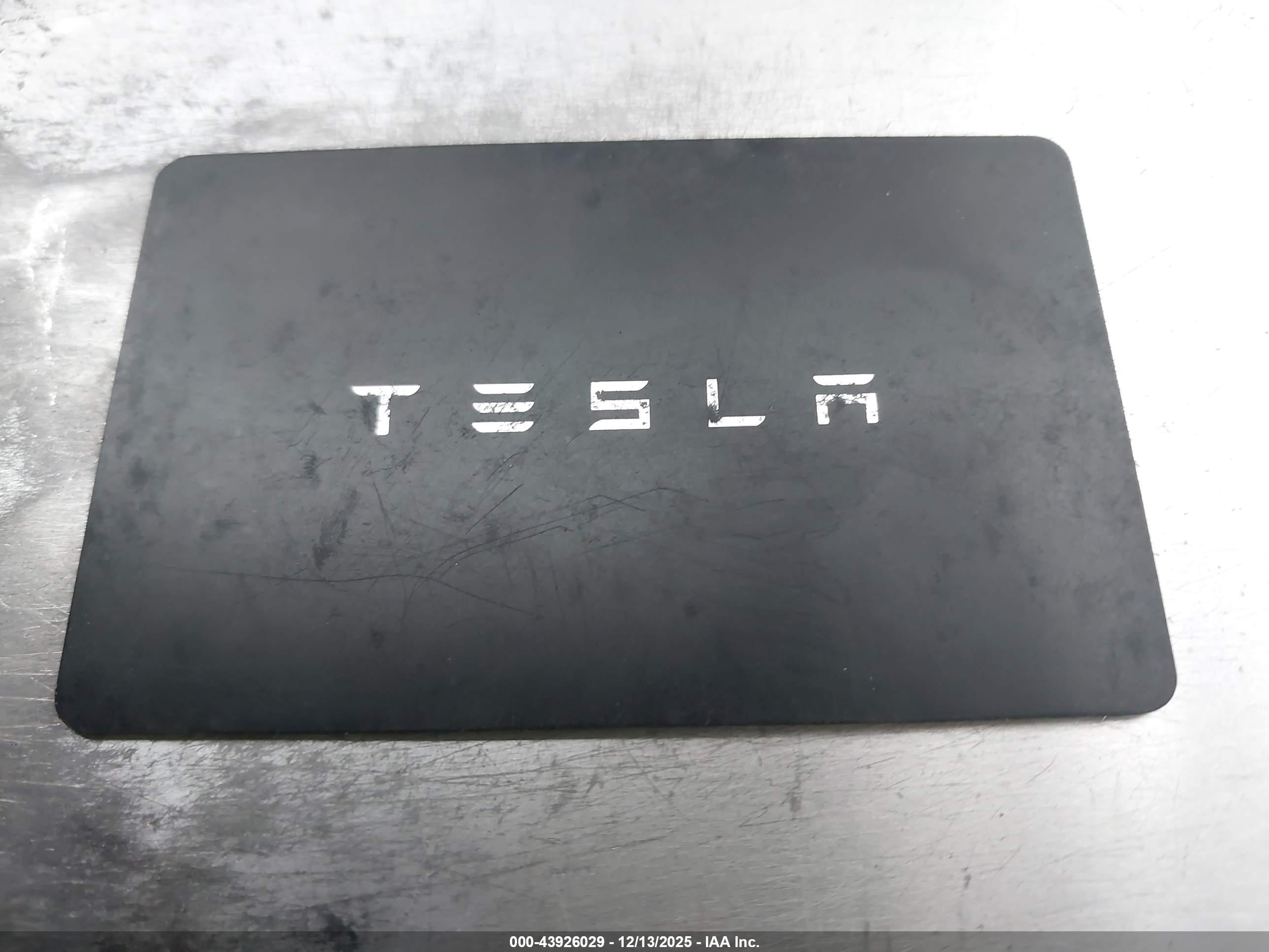 TESLA MODEL image 11