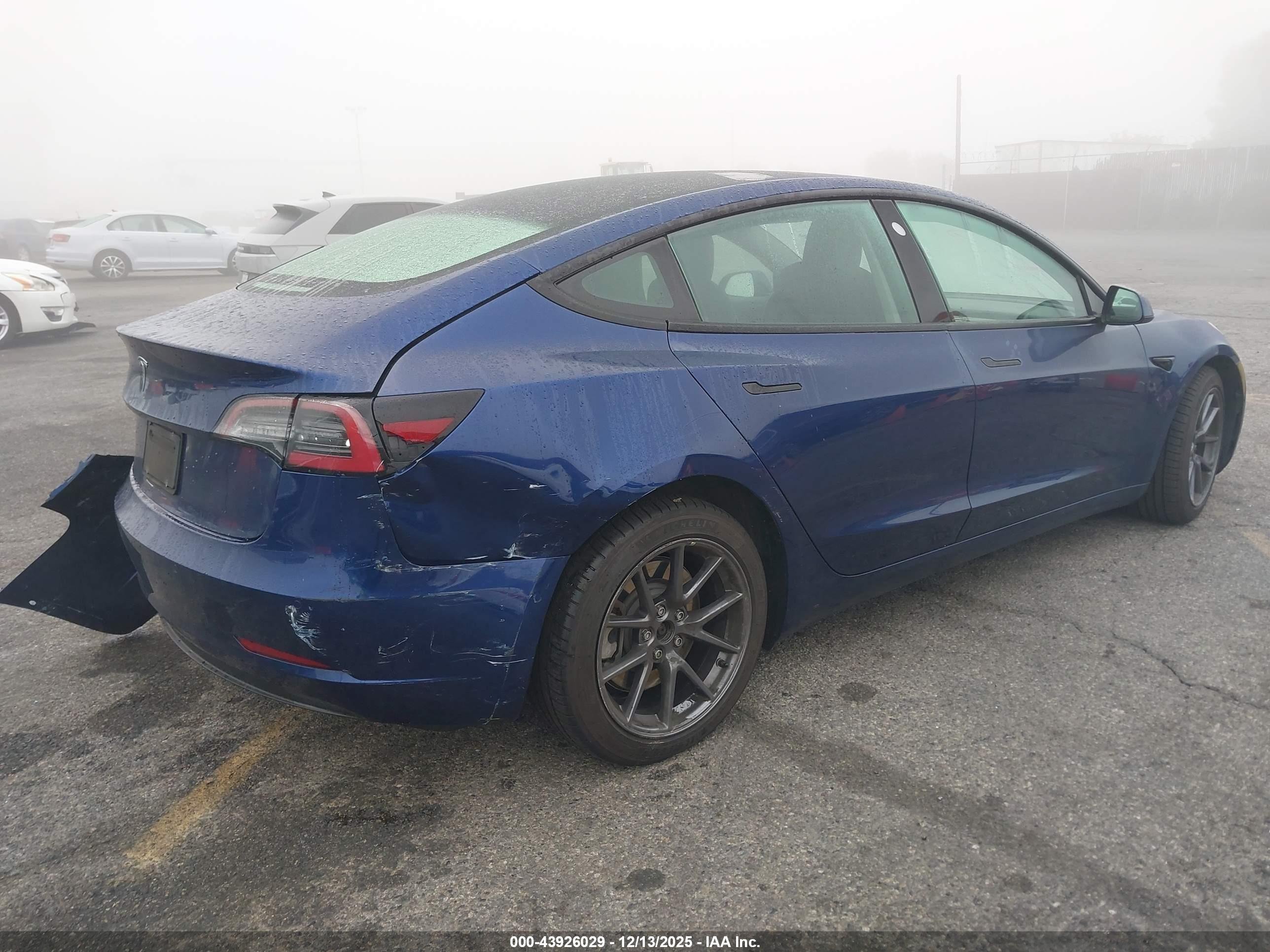 TESLA MODEL image 4