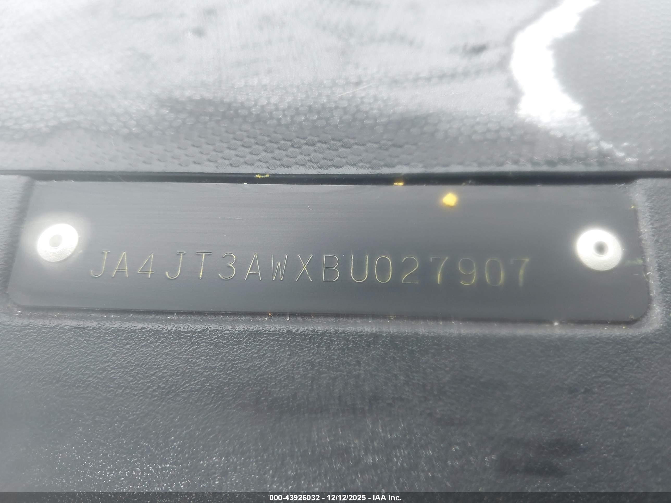 MITSUBISHI OUTLANDER image 9