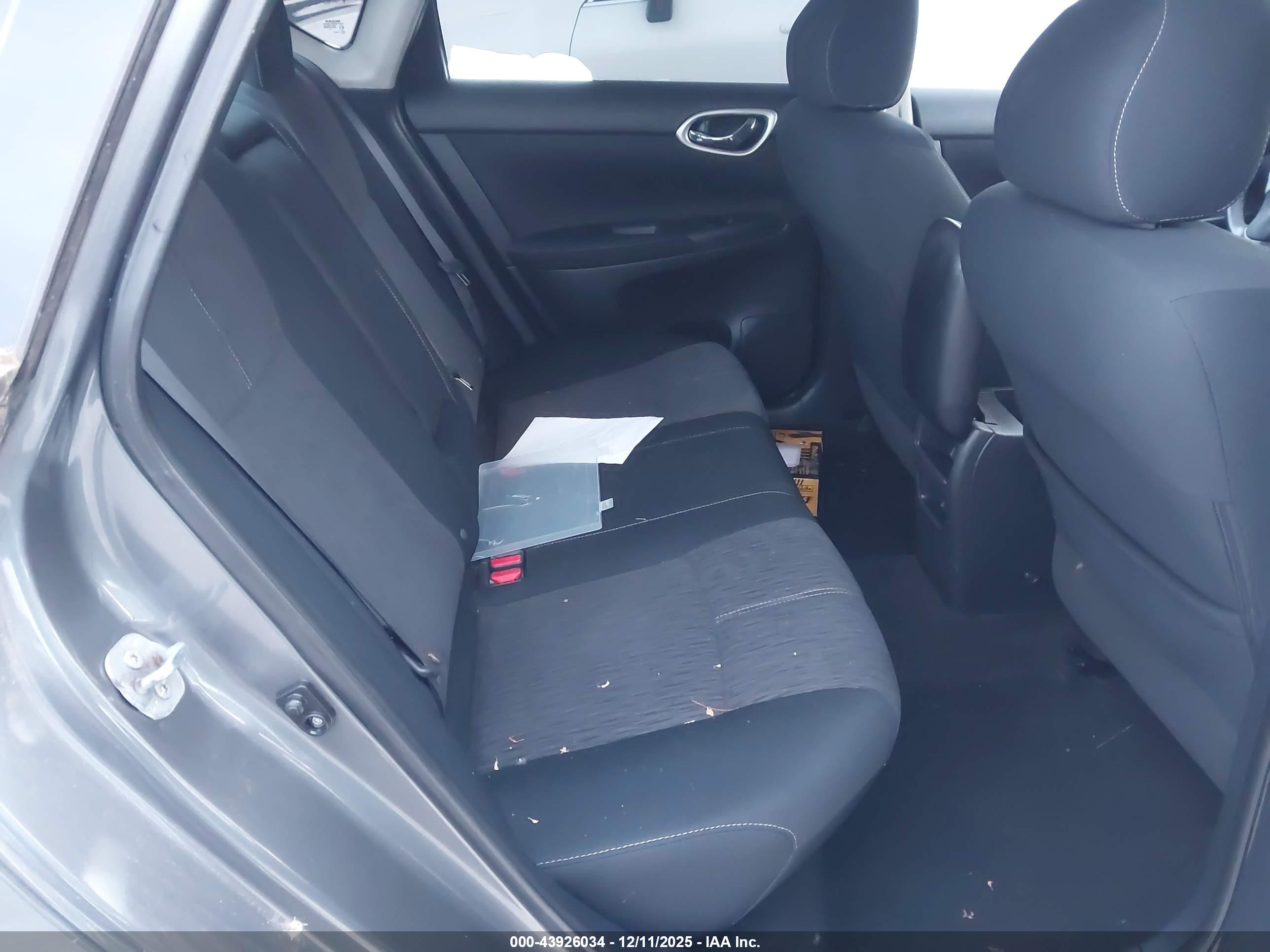 NISSAN SENTRA image 8