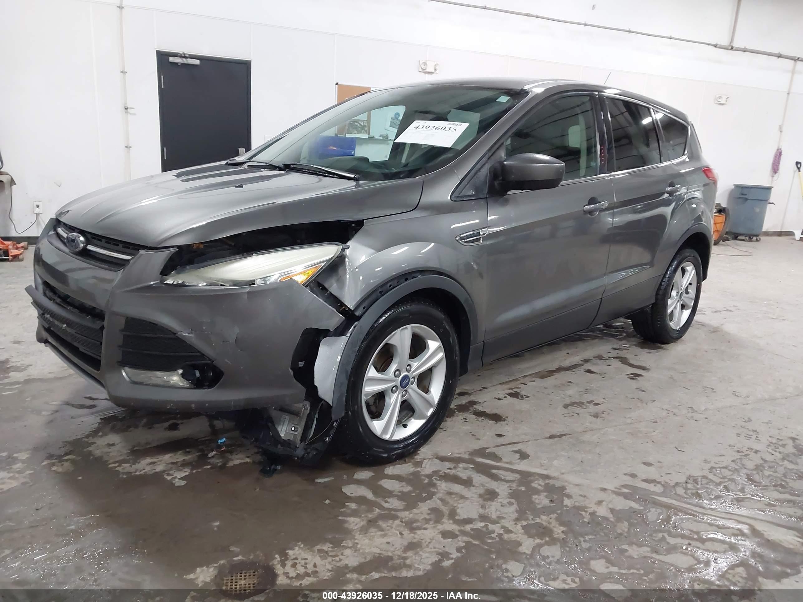 FORD ESCAPE image 2