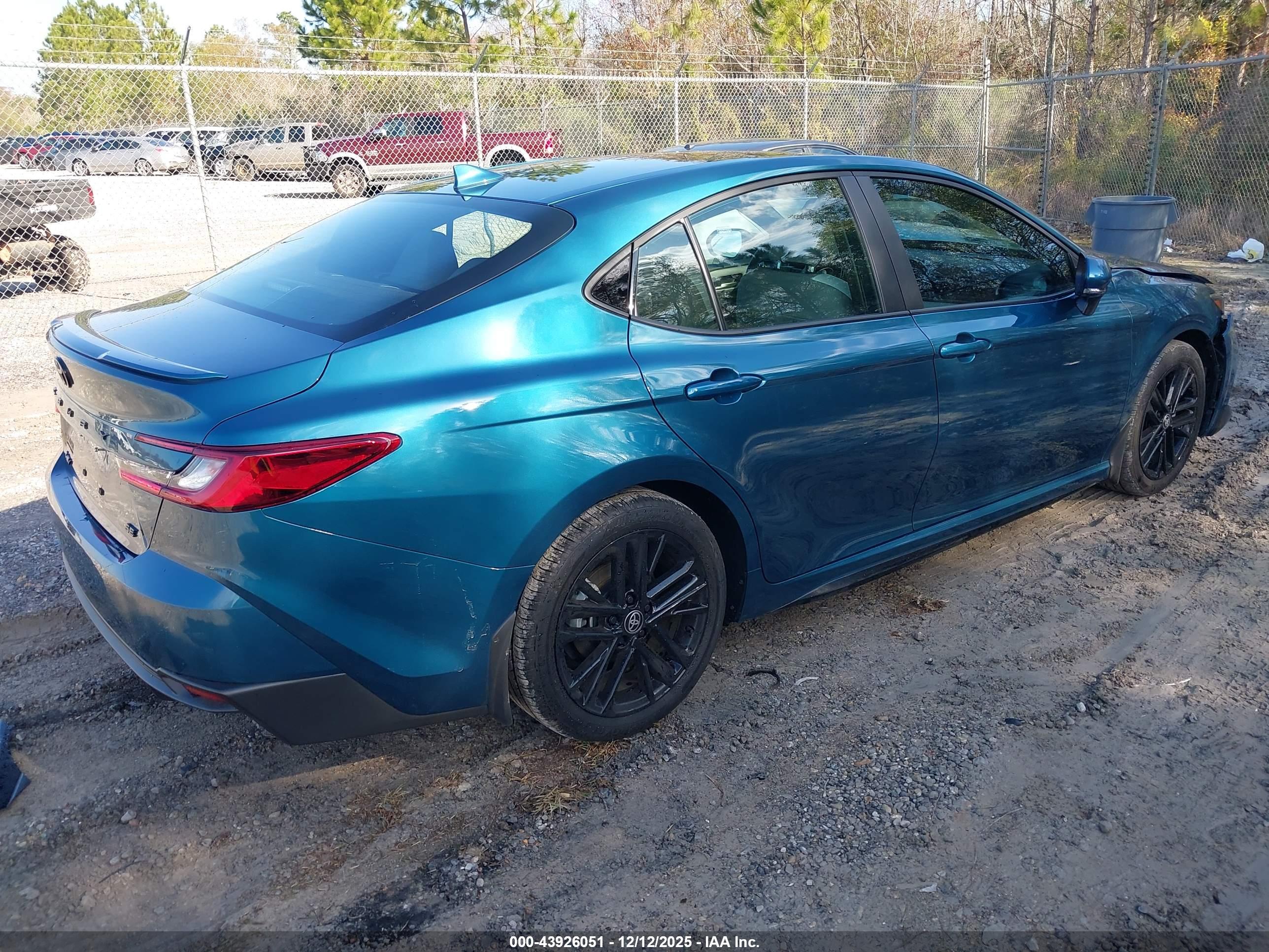TOYOTA CAMRY image 4