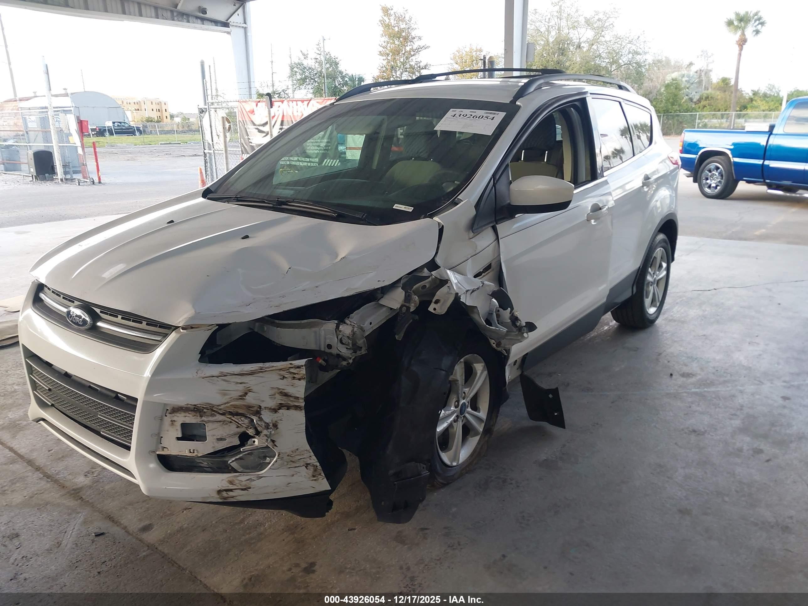FORD ESCAPE image 2