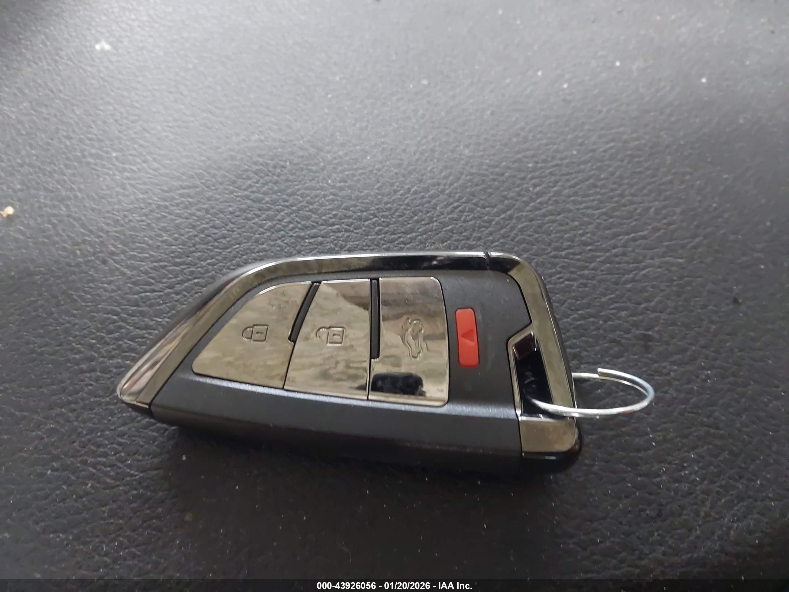 JEEP RENEGADE image 11