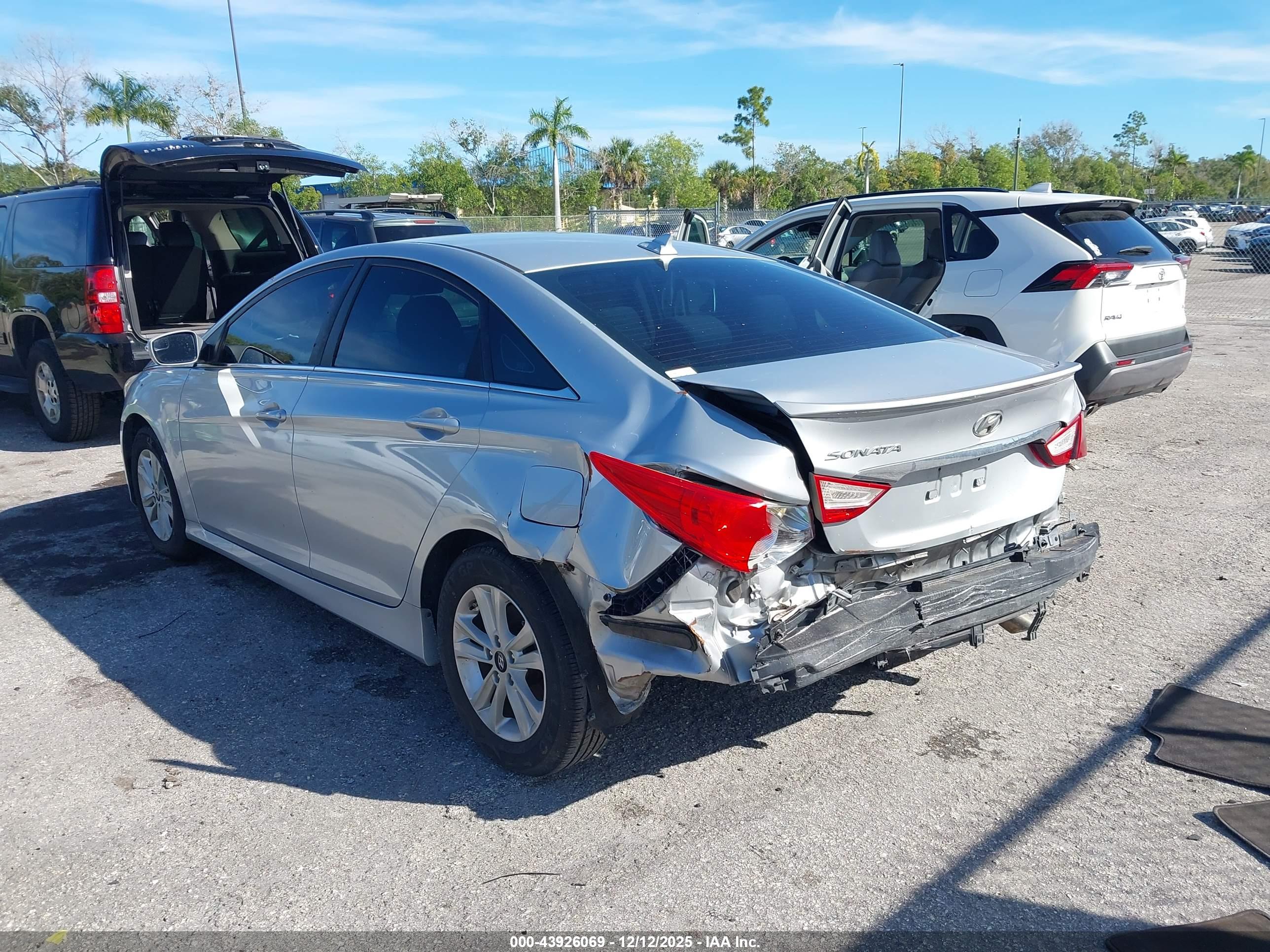 HYUNDAI SONATA image 3