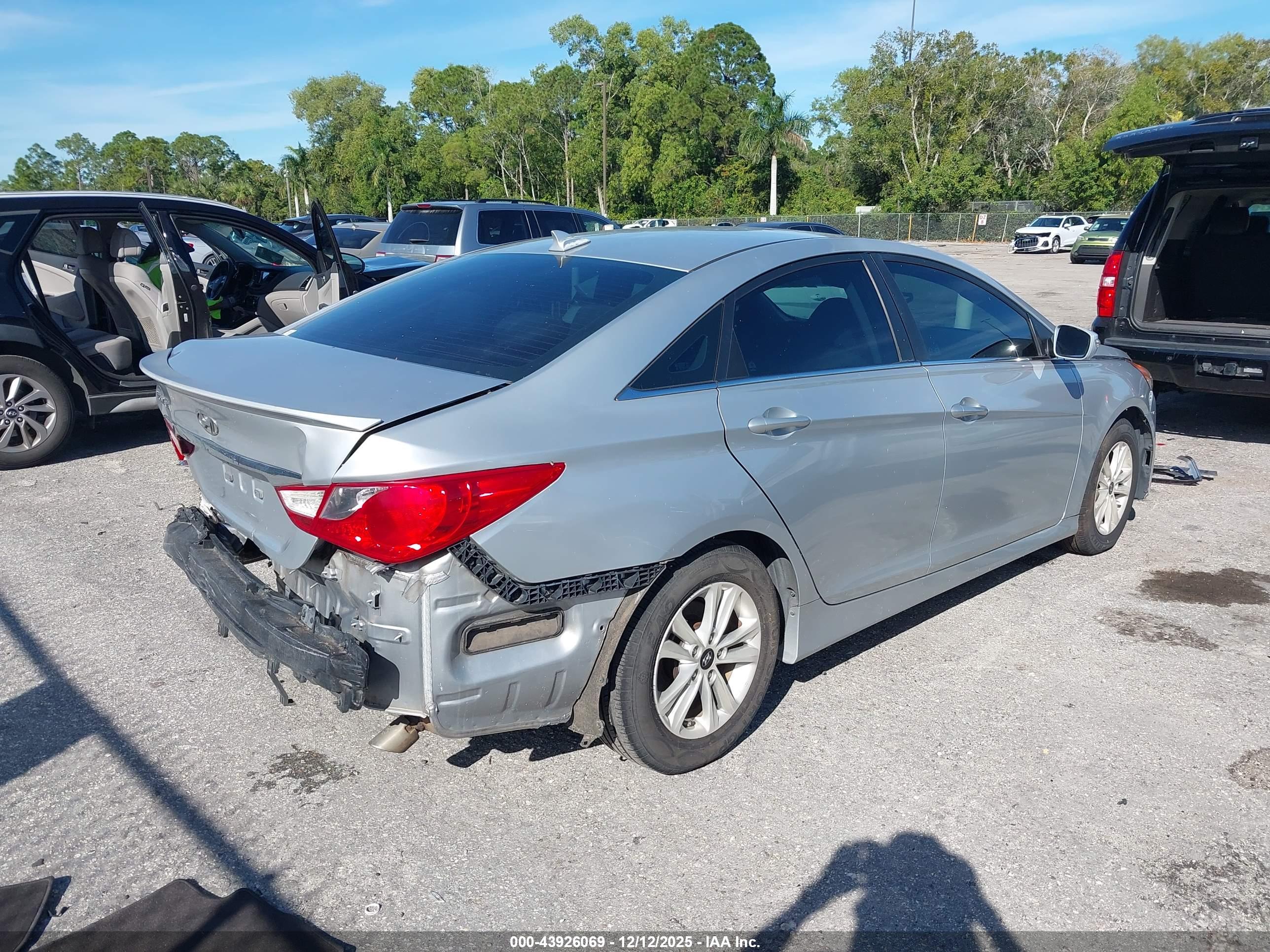 HYUNDAI SONATA image 4