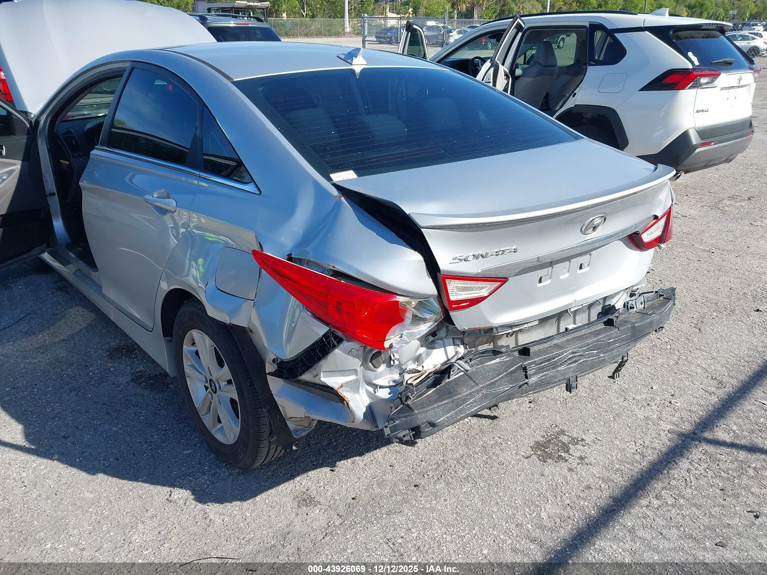 HYUNDAI SONATA image 6