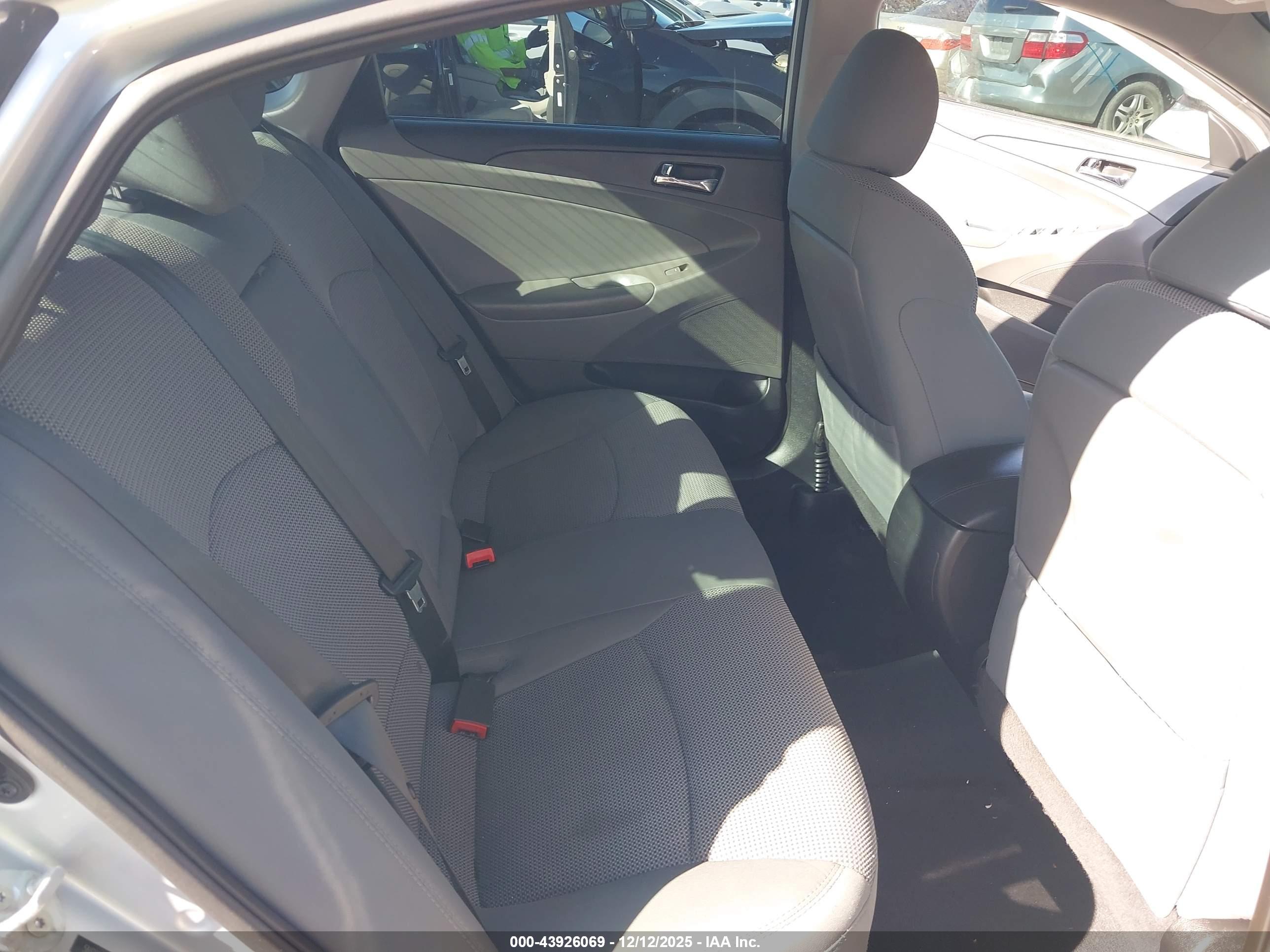 HYUNDAI SONATA image 8