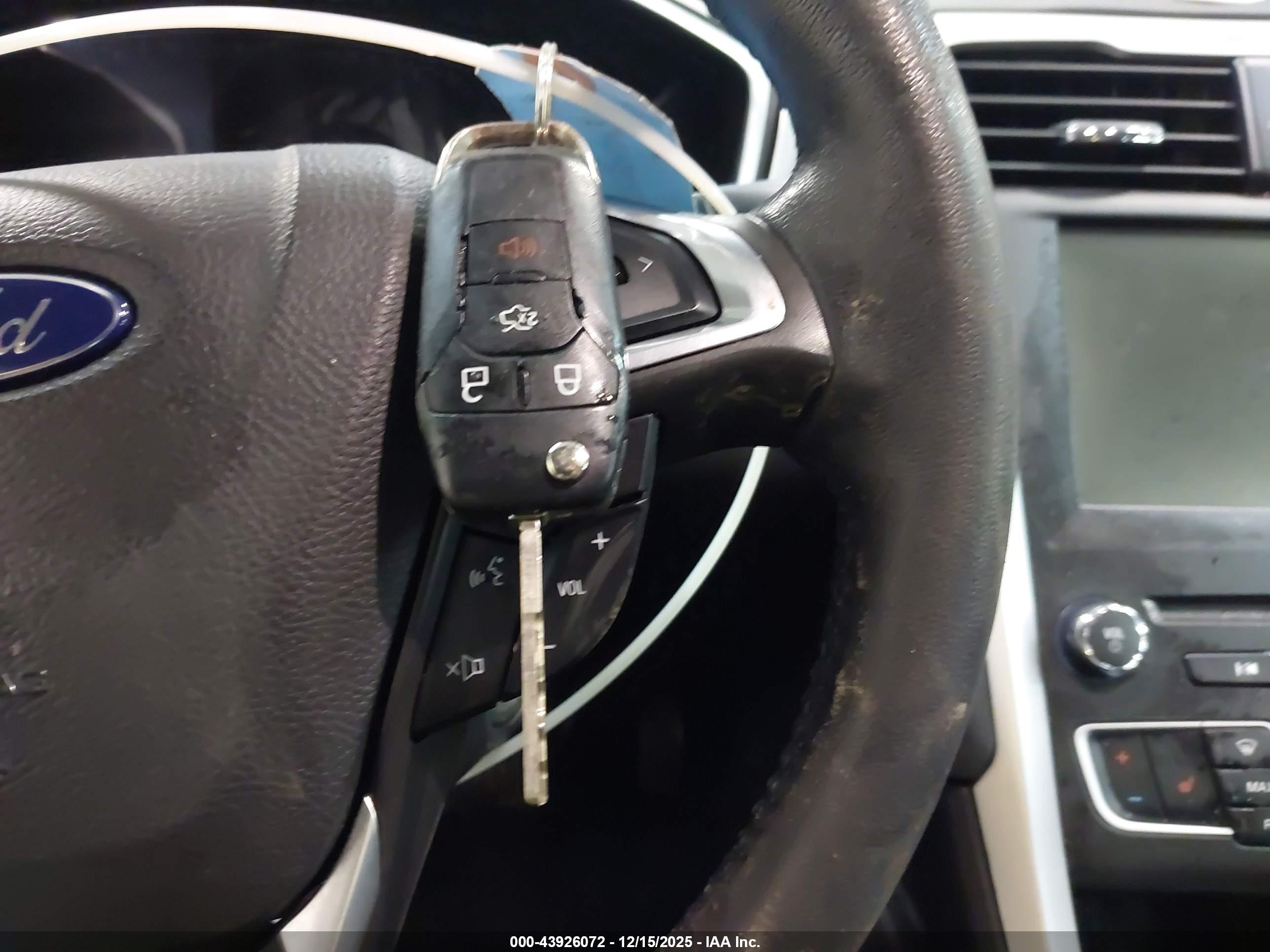 FORD FUSION image 11