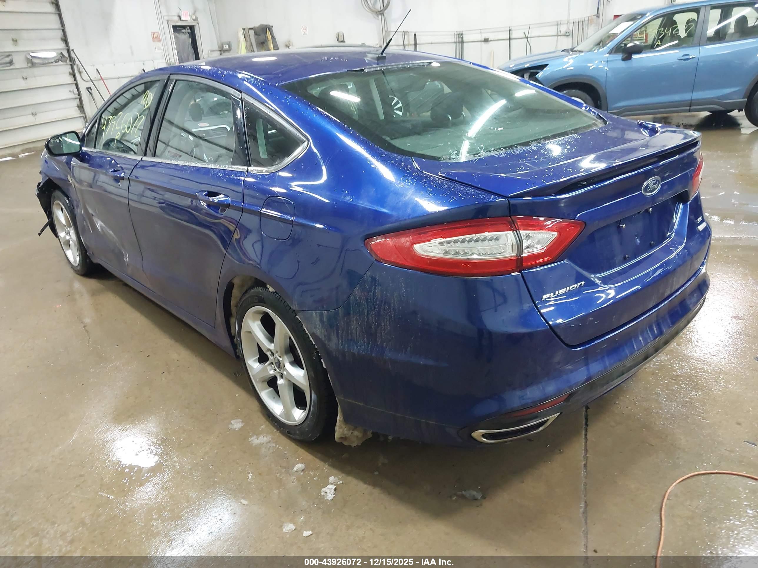 FORD FUSION image 3