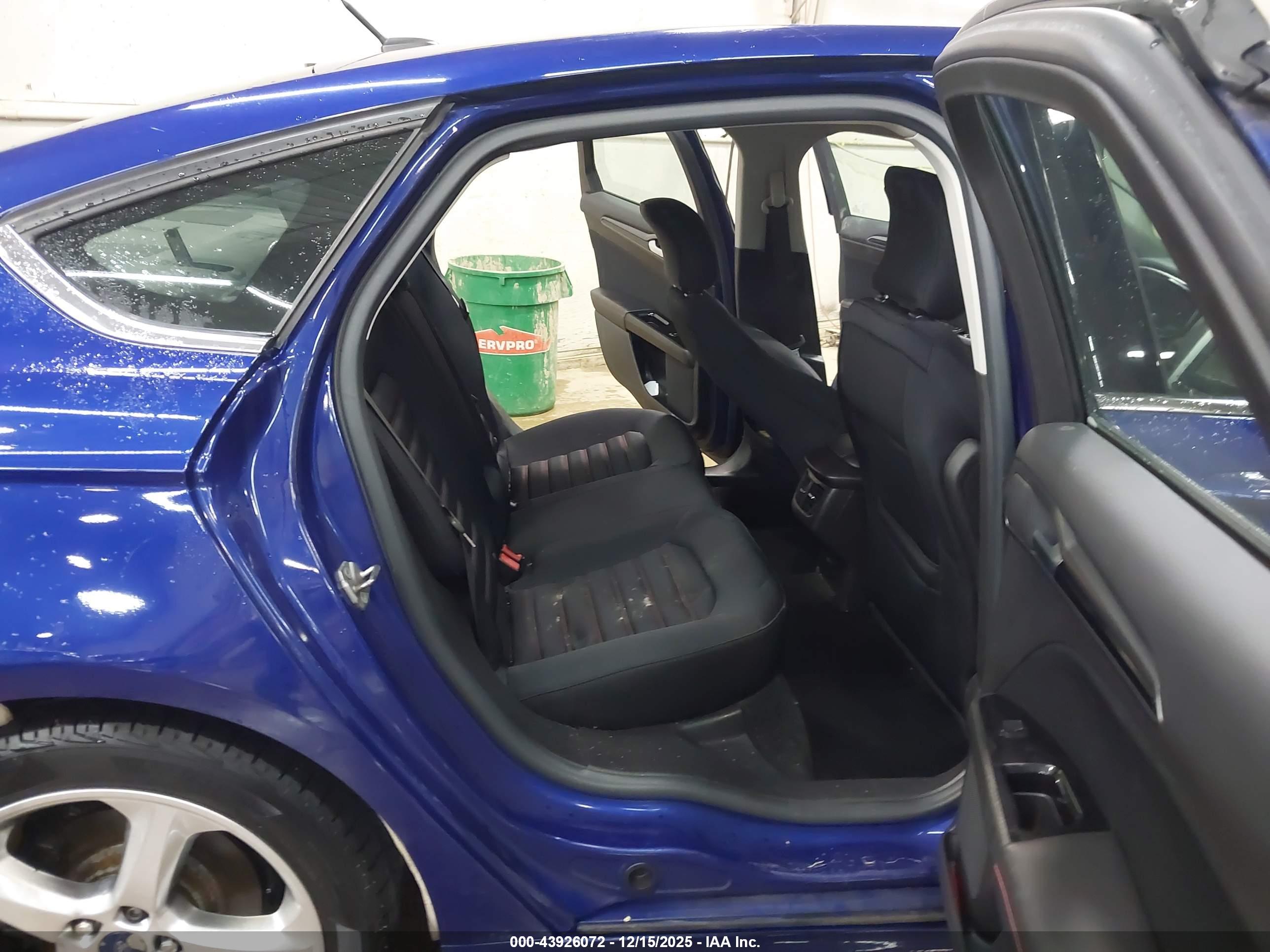 FORD FUSION image 8