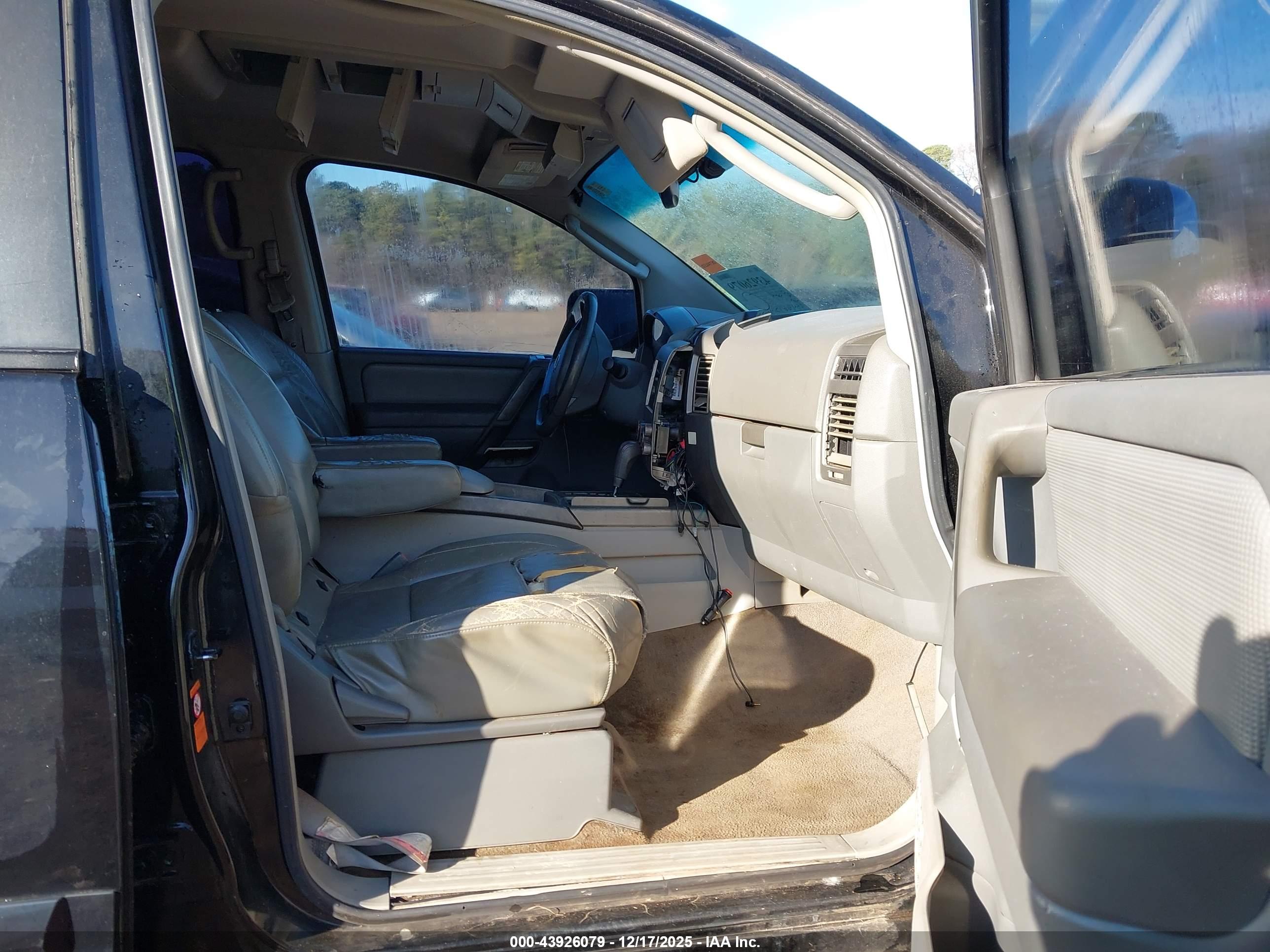 NISSAN PATHFINDER image 5