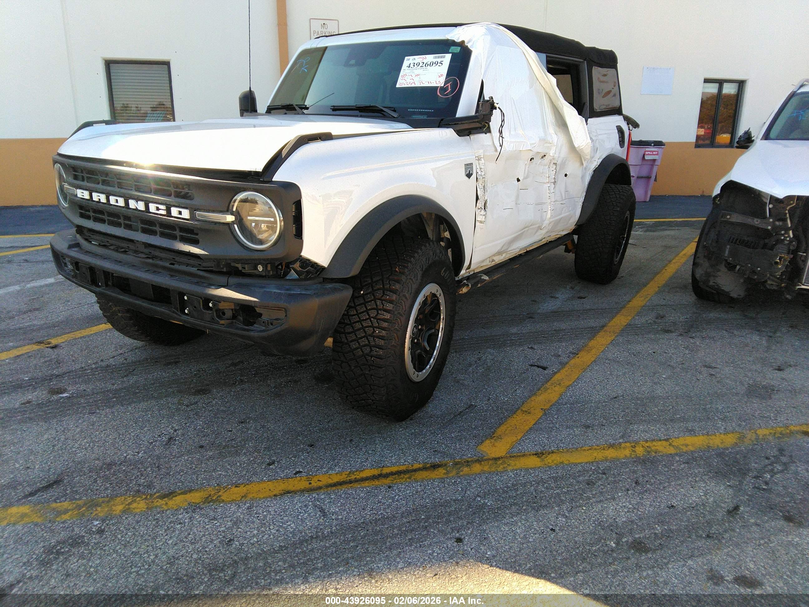 FORD BRONCO image 2
