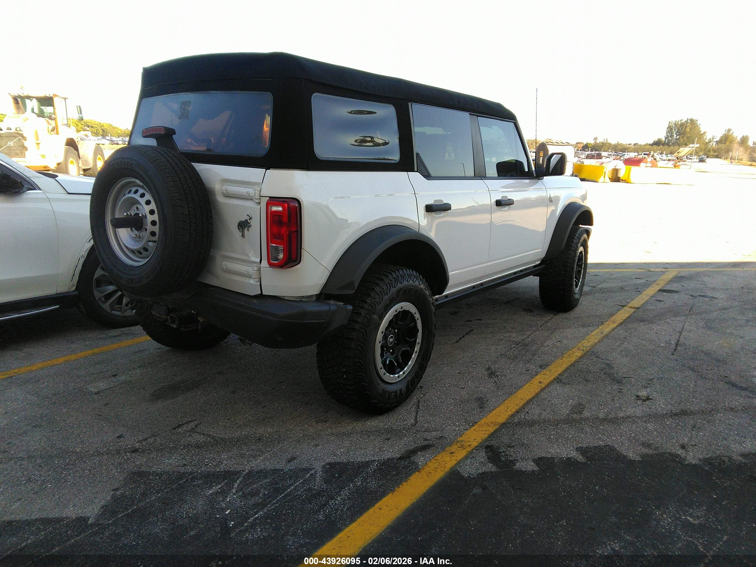 FORD BRONCO image 4
