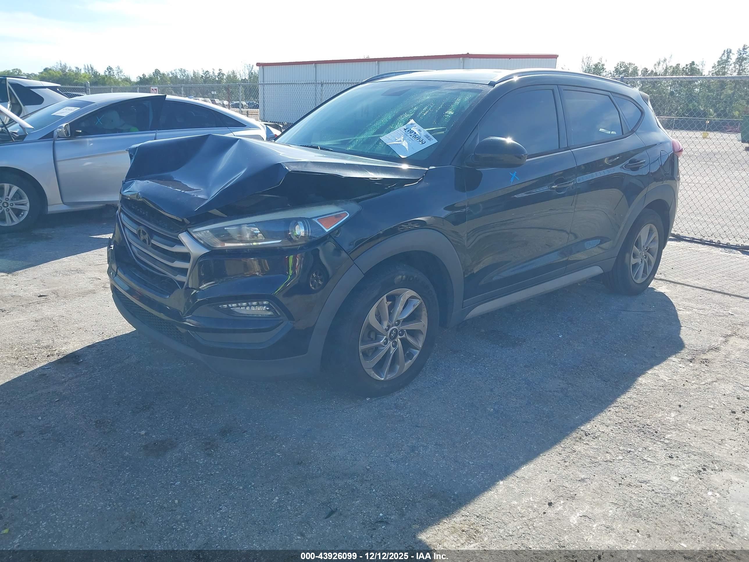 HYUNDAI TUCSON image 2