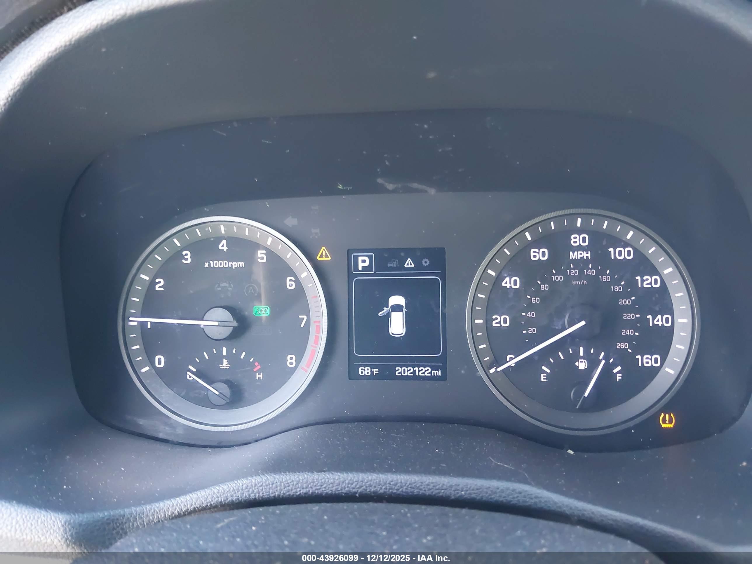 HYUNDAI TUCSON image 7
