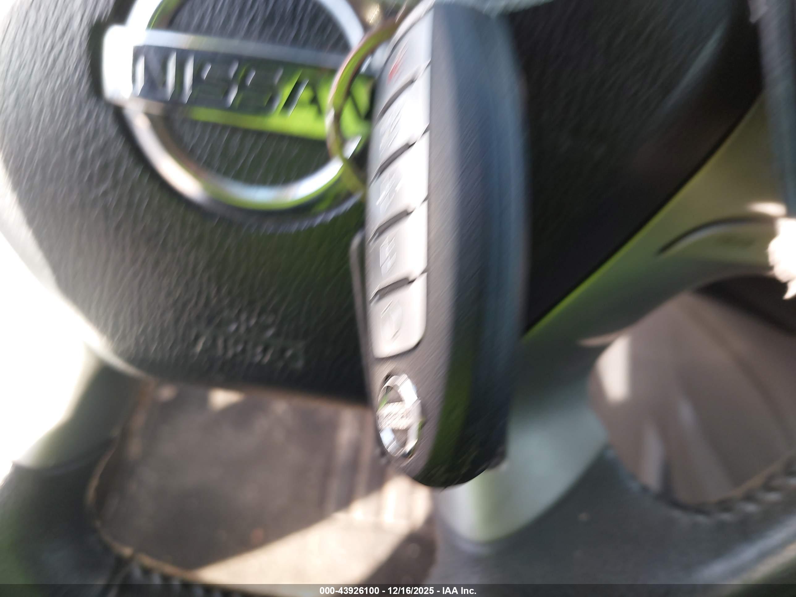 NISSAN MURANO image 11