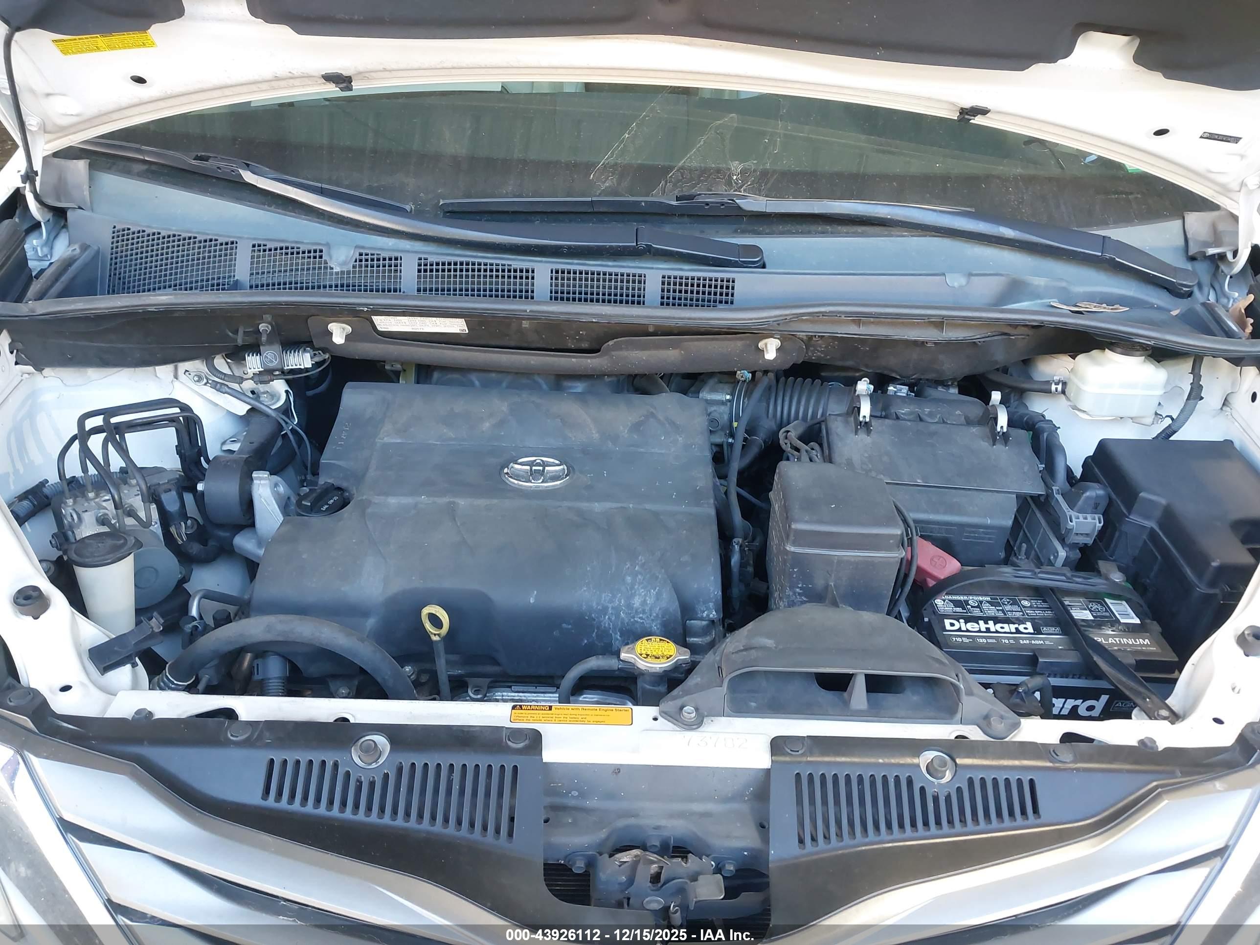 TOYOTA SIENNA image 10