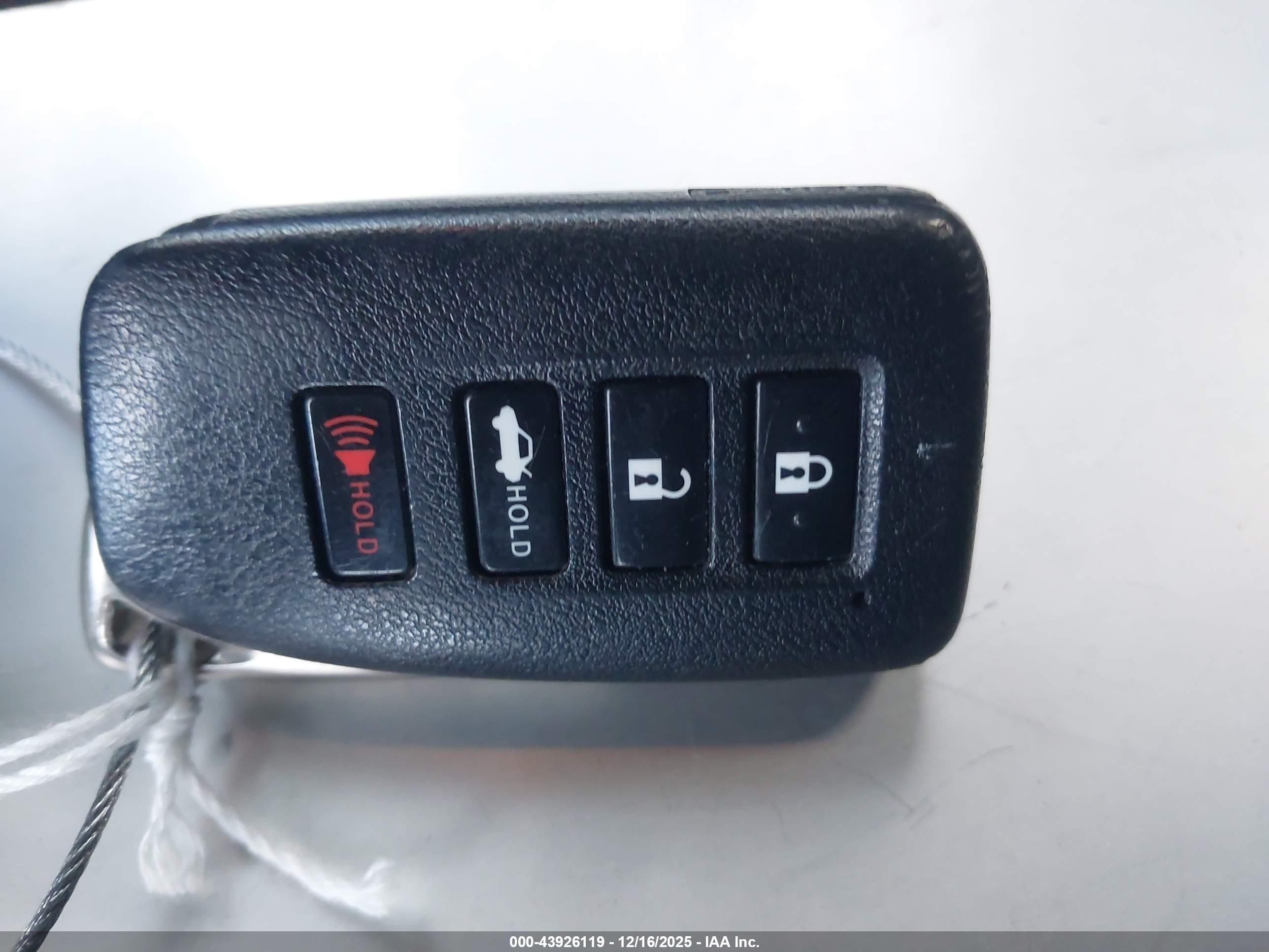 LEXUS IS image 11
