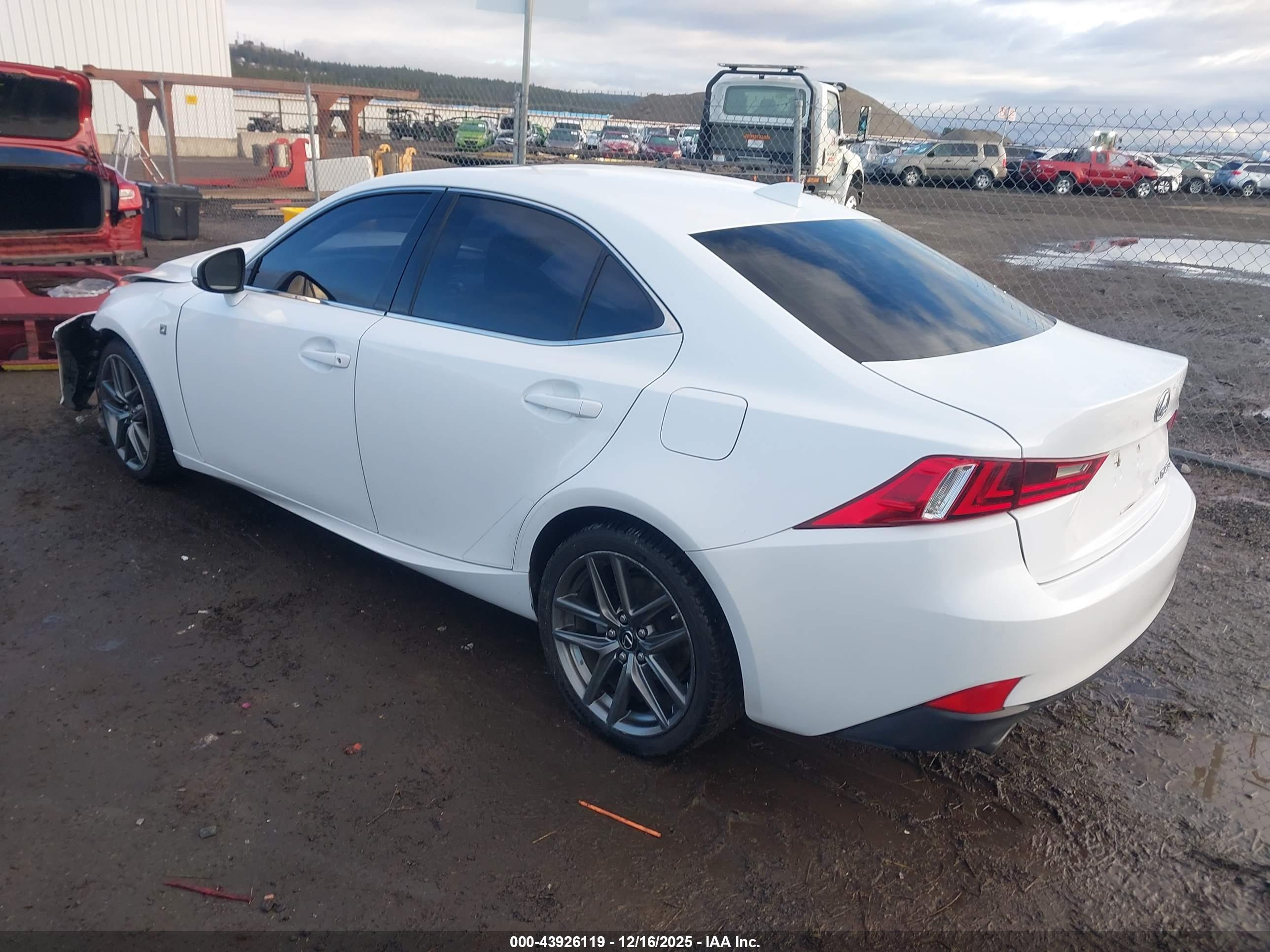 LEXUS IS image 3