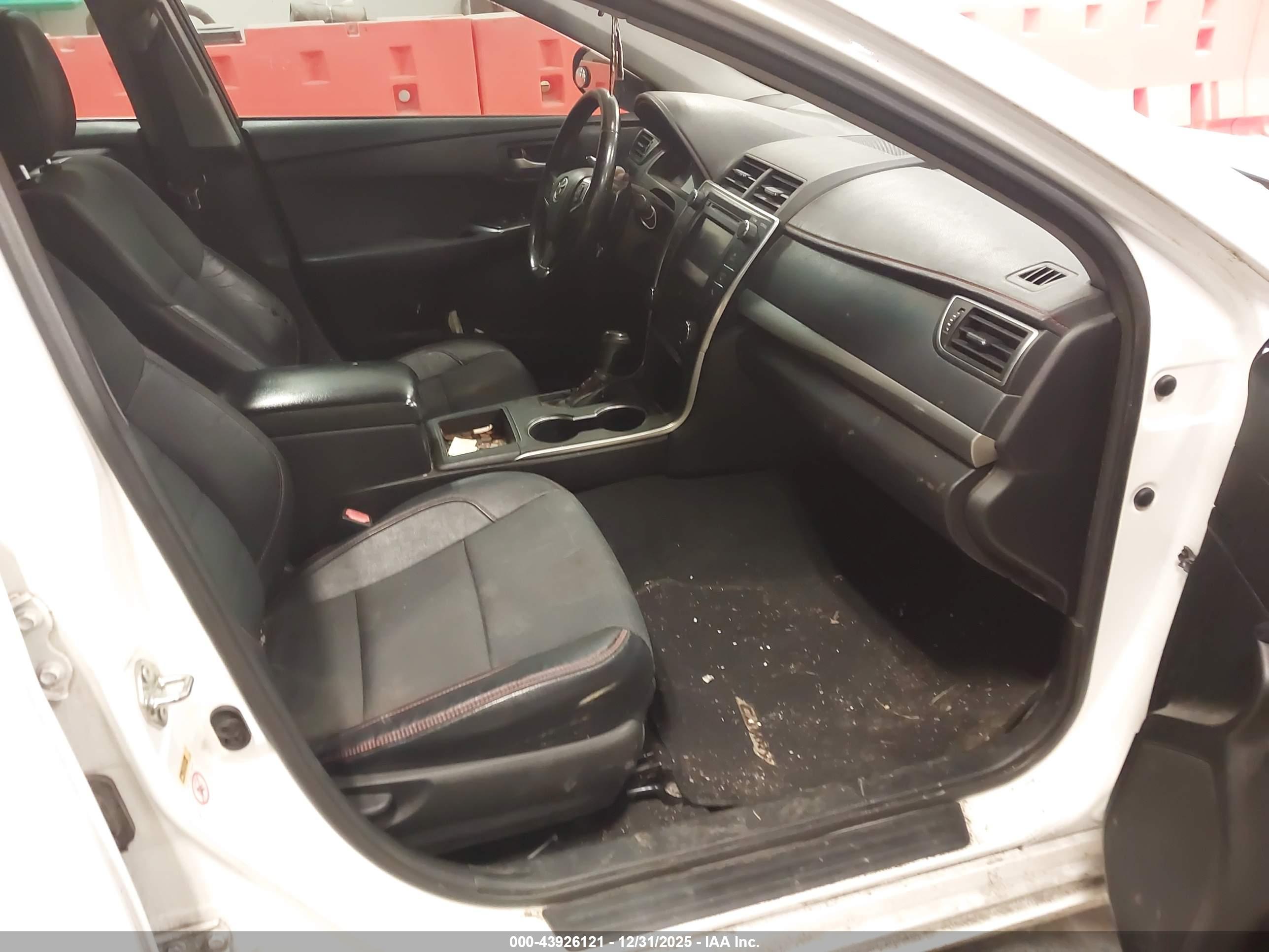 TOYOTA CAMRY image 5