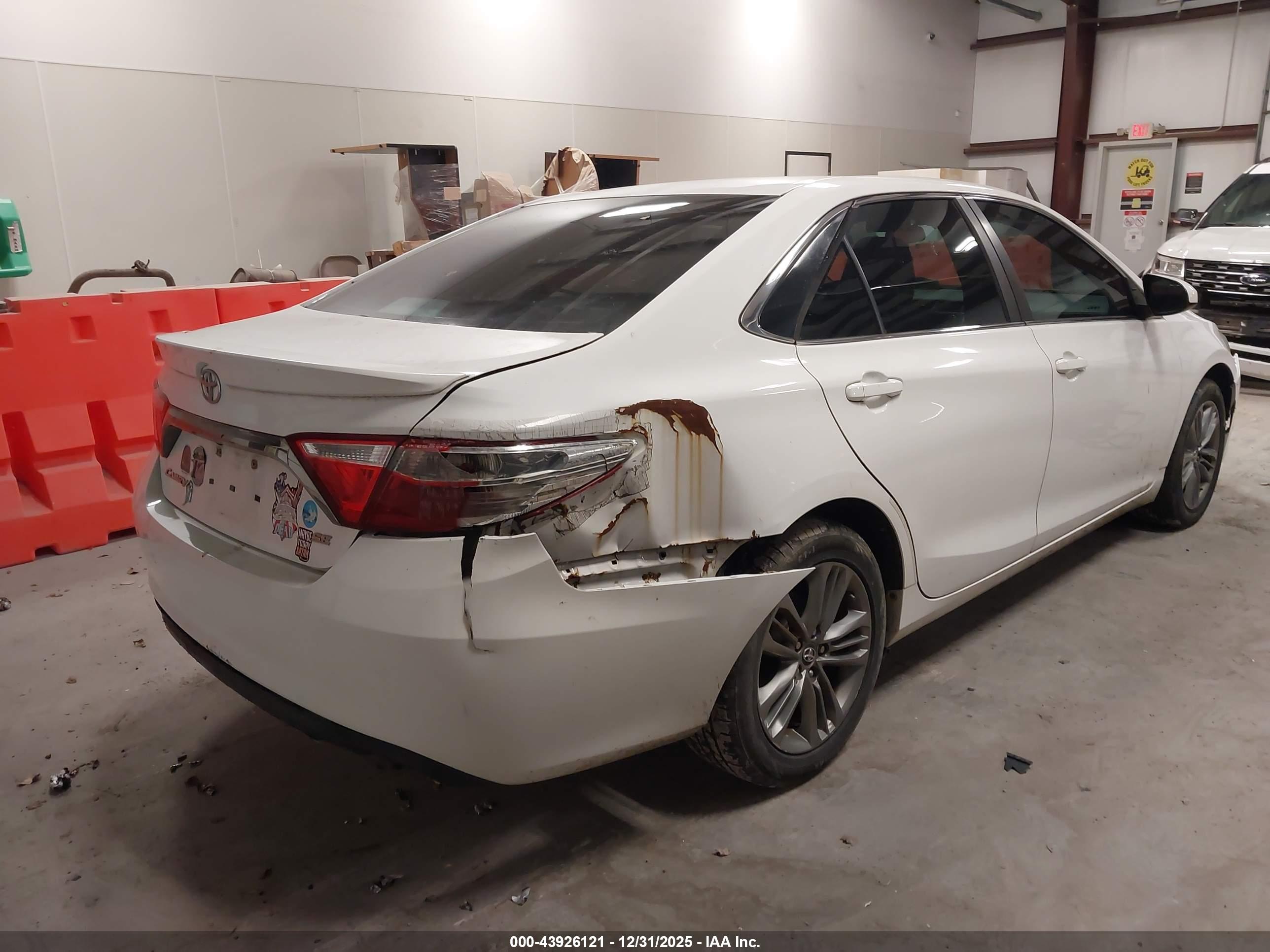 TOYOTA CAMRY image 6