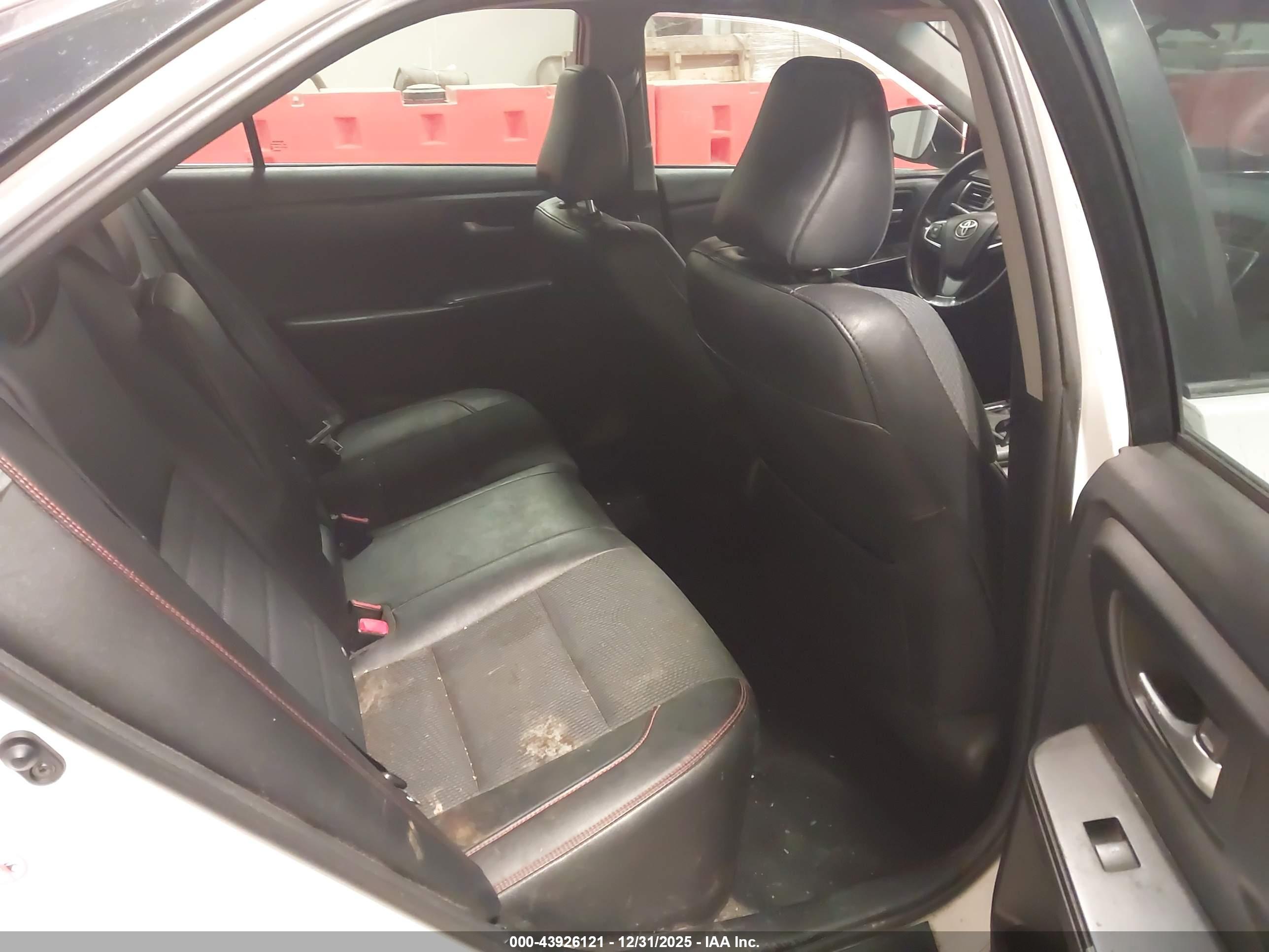 TOYOTA CAMRY image 8