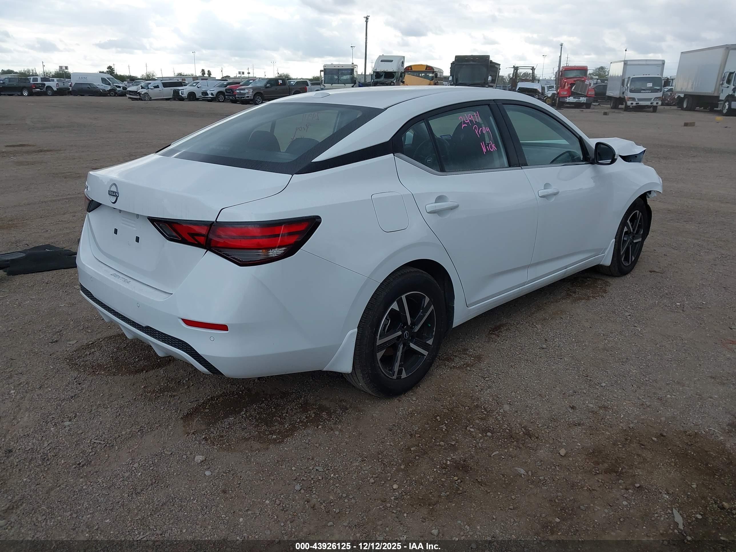 NISSAN SENTRA image 4