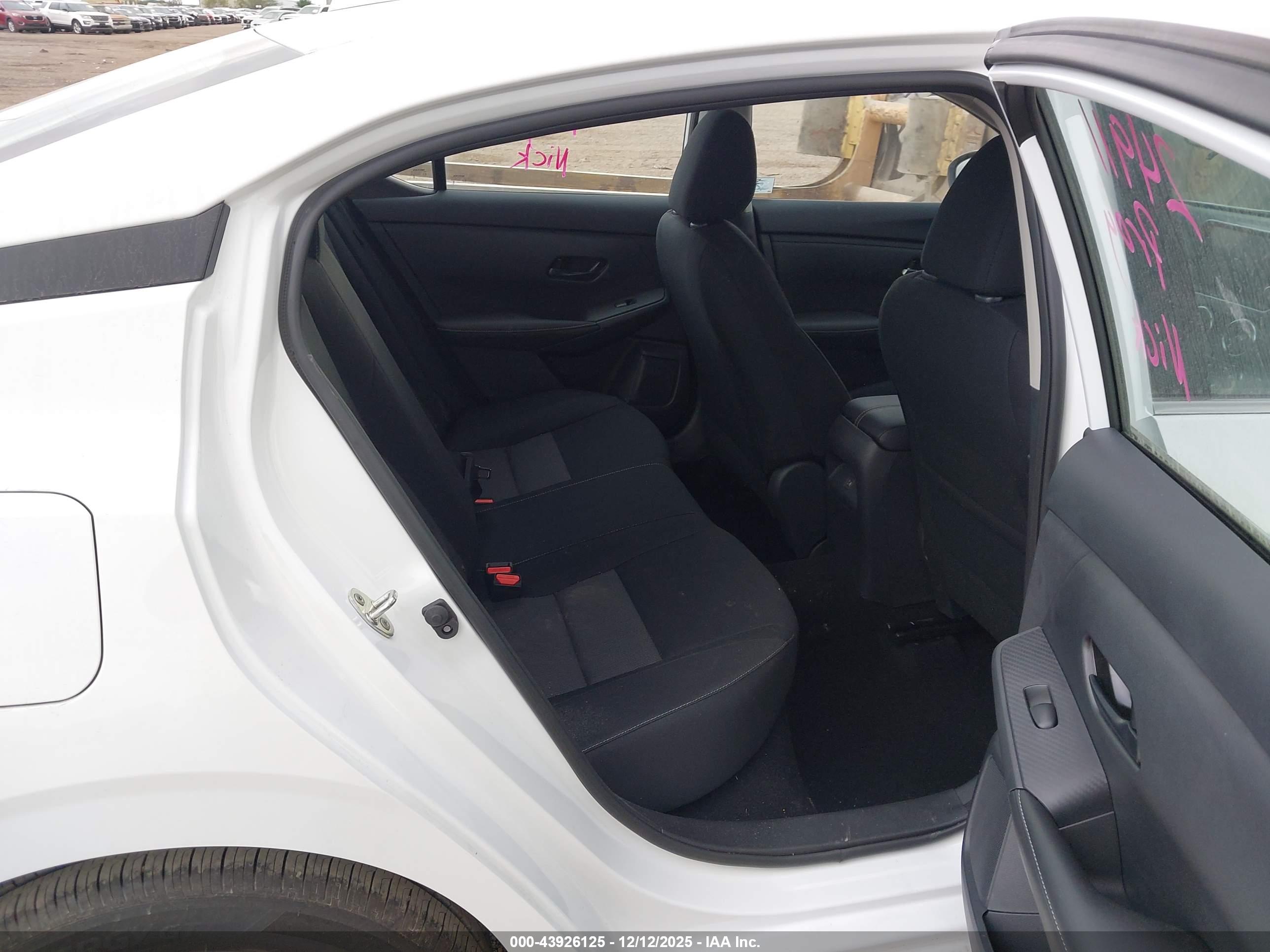 NISSAN SENTRA image 8