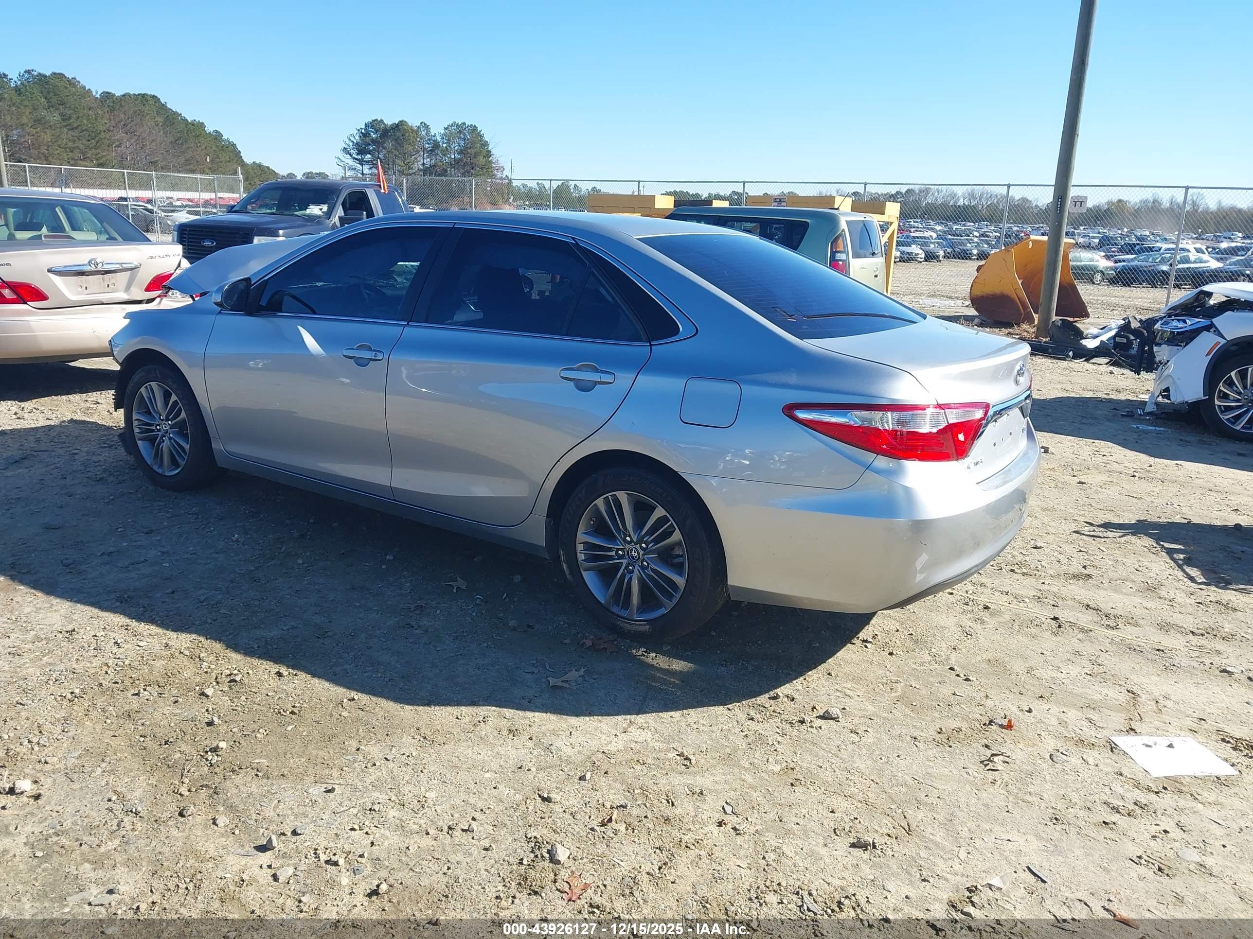 TOYOTA CAMRY image 3