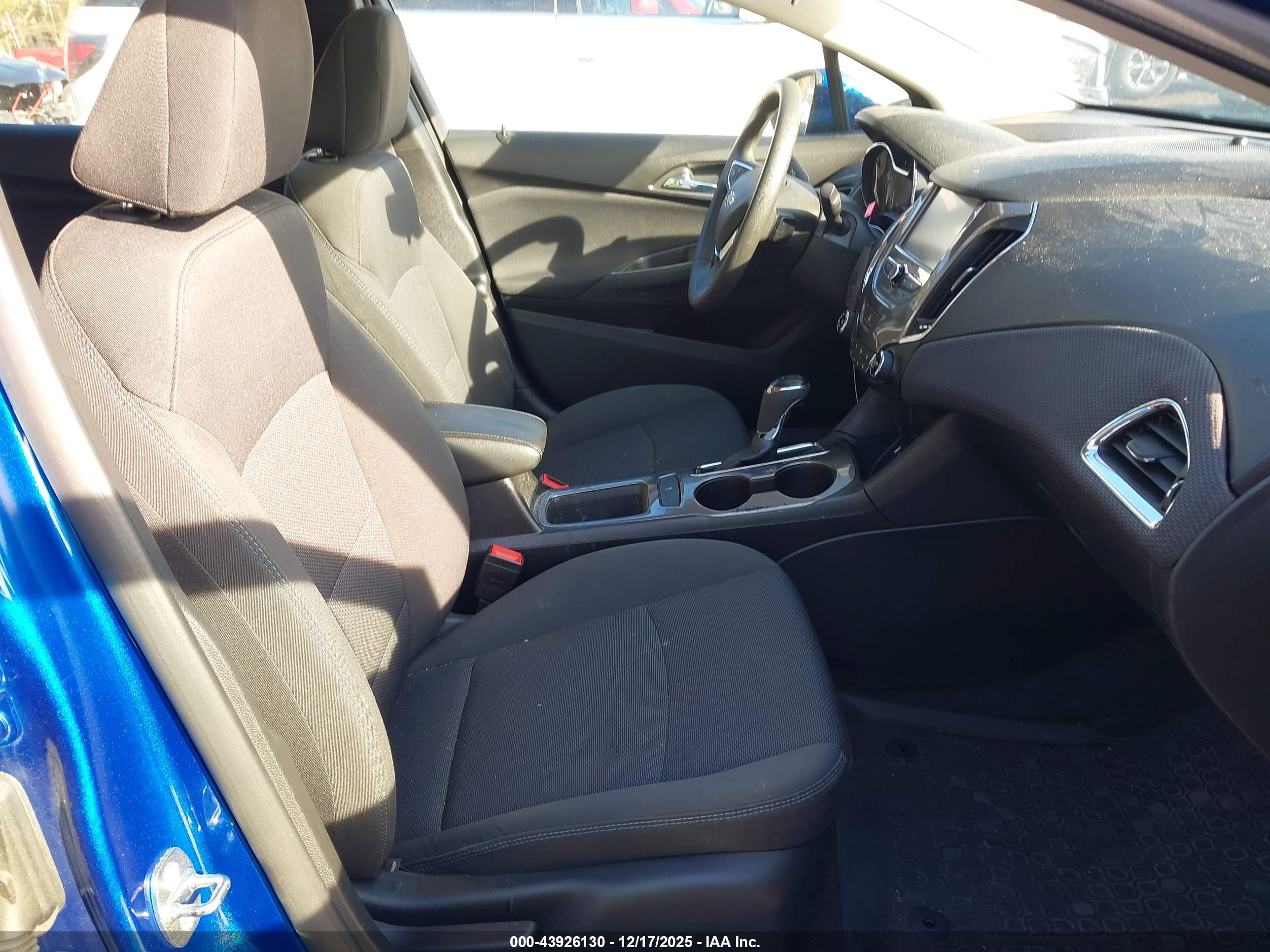 CHEVROLET CRUZE image 5