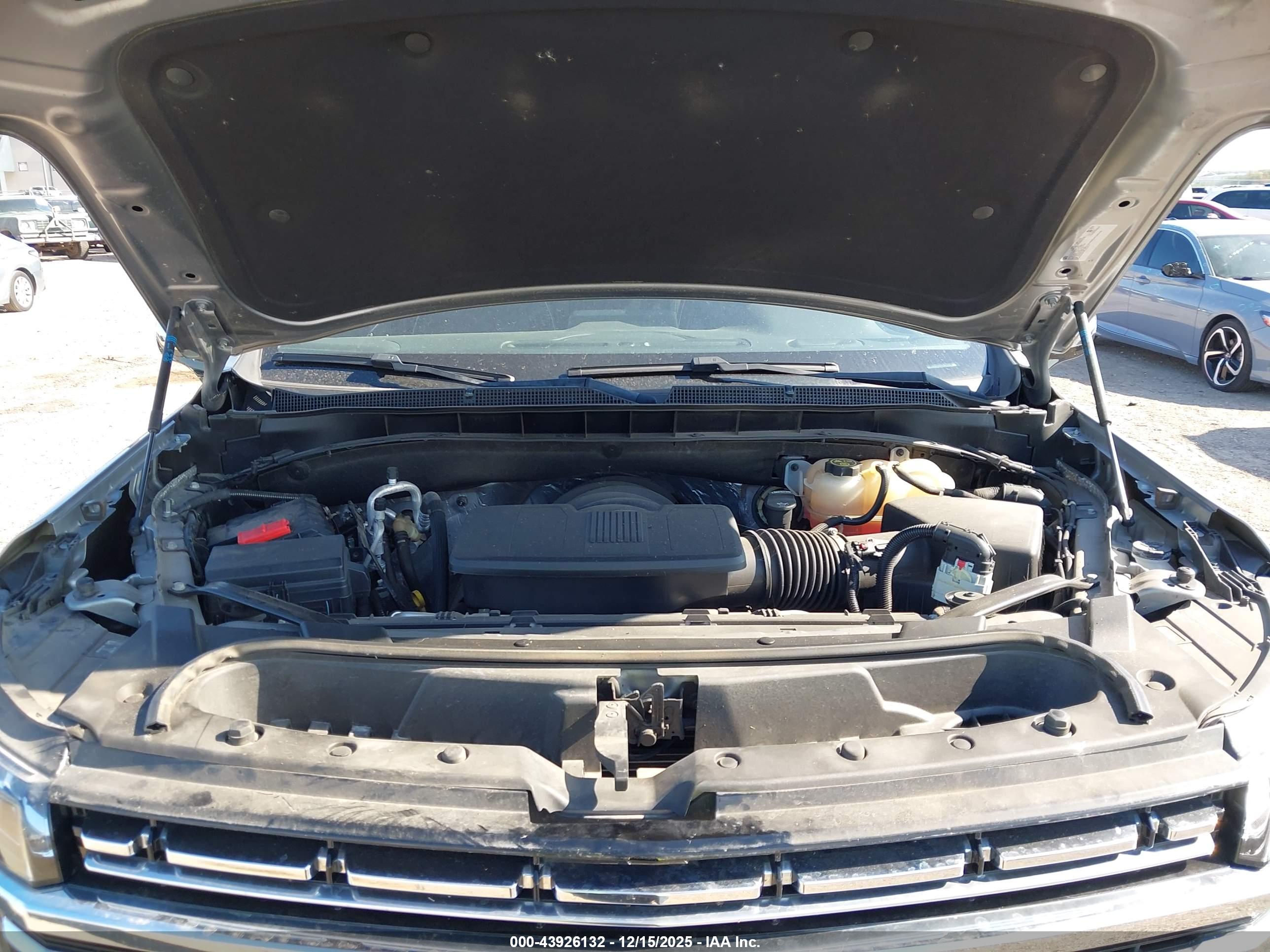 CHEVROLET TAHOE image 10