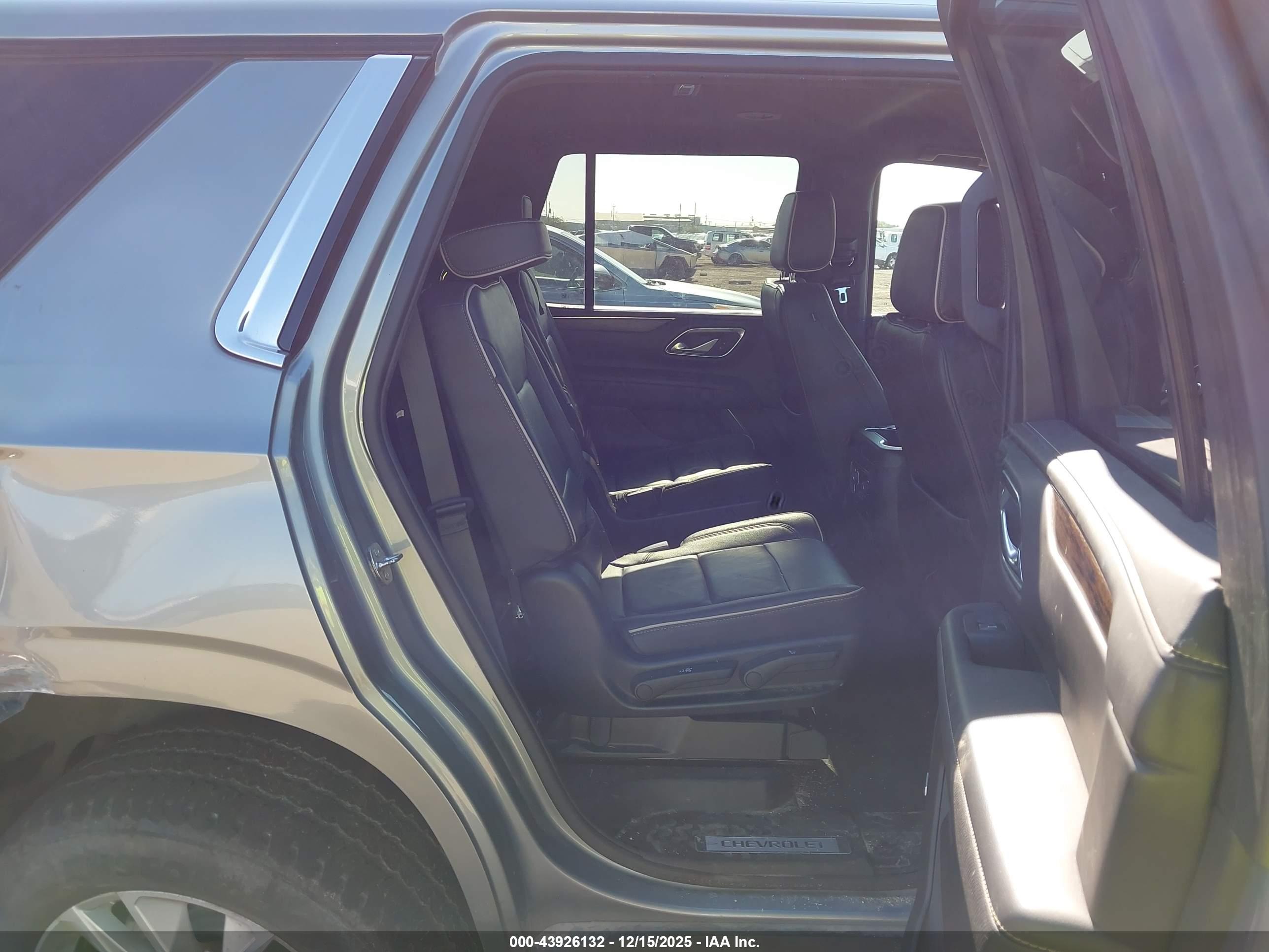 CHEVROLET TAHOE image 8