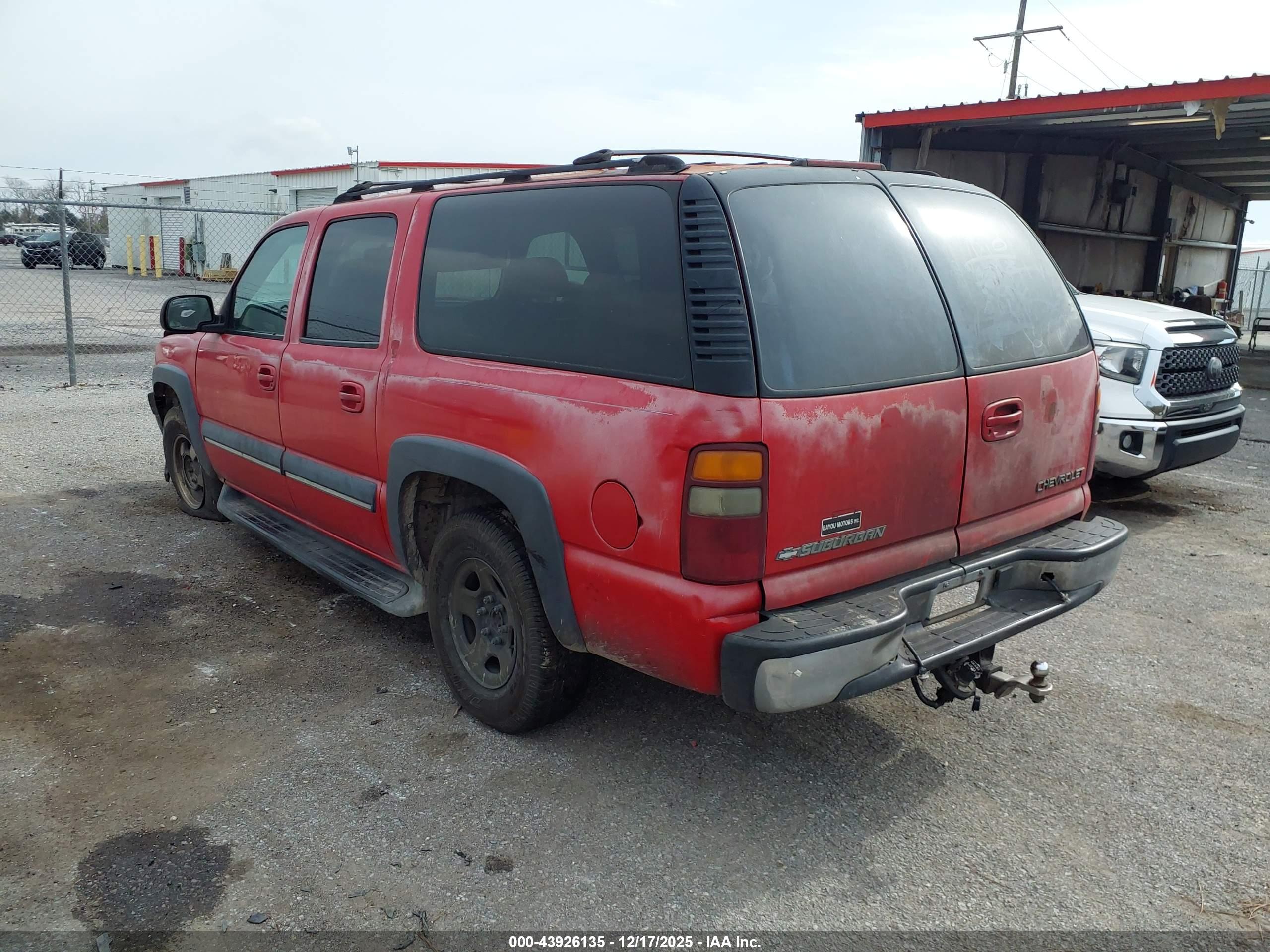 CHEVROLET SUBURBAN image 3