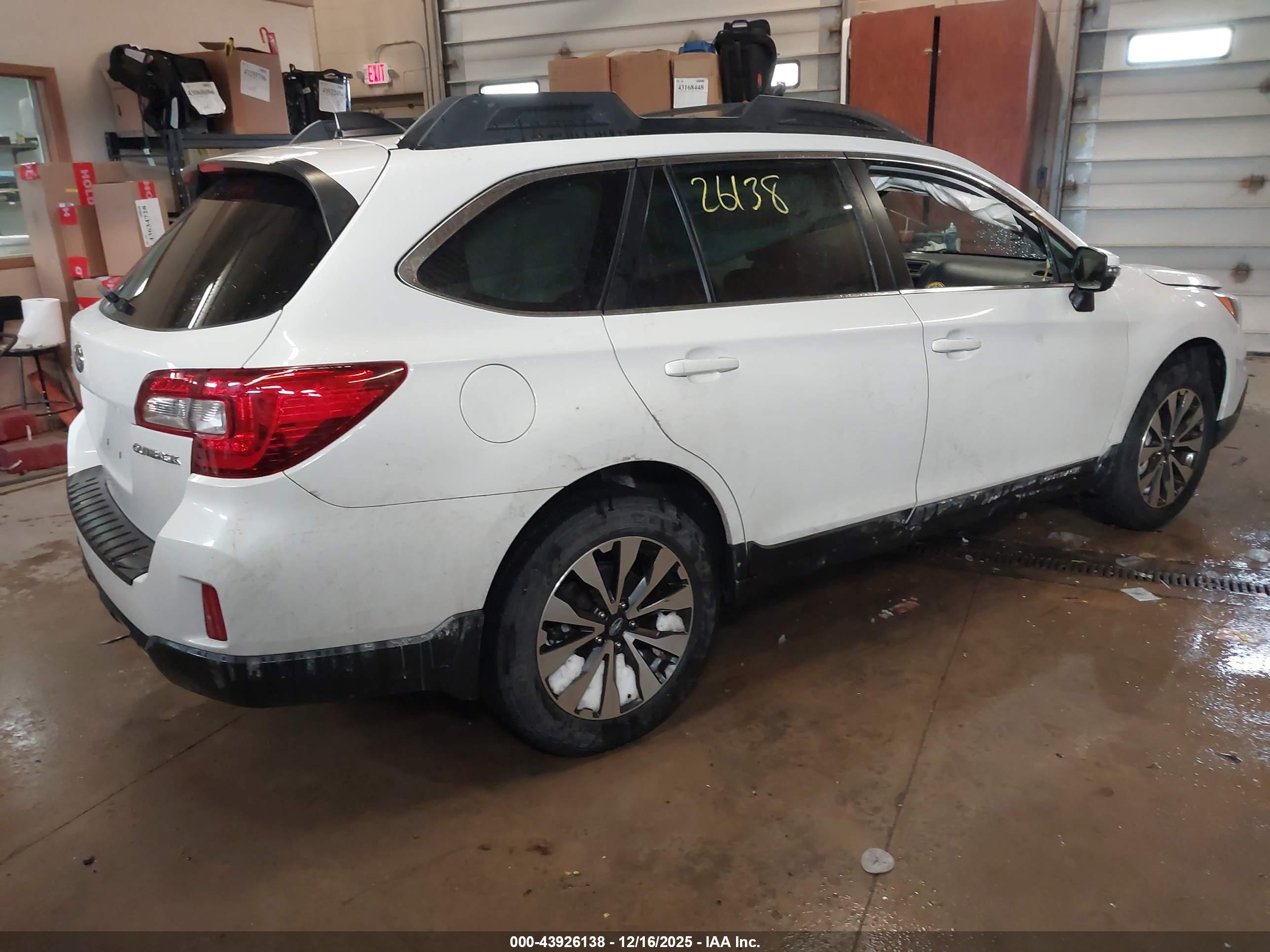 SUBARU OUTBACK image 4