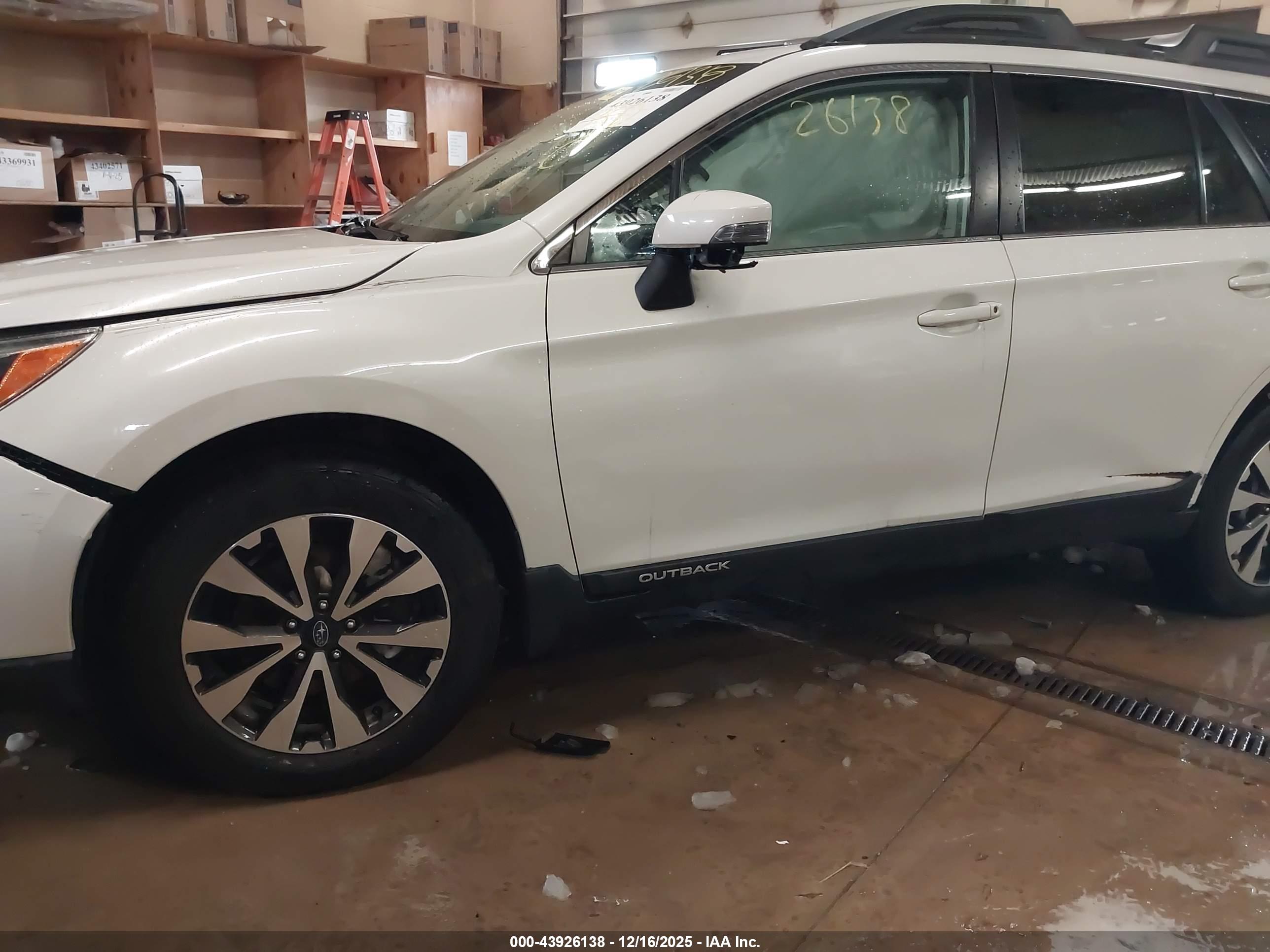SUBARU OUTBACK image 6