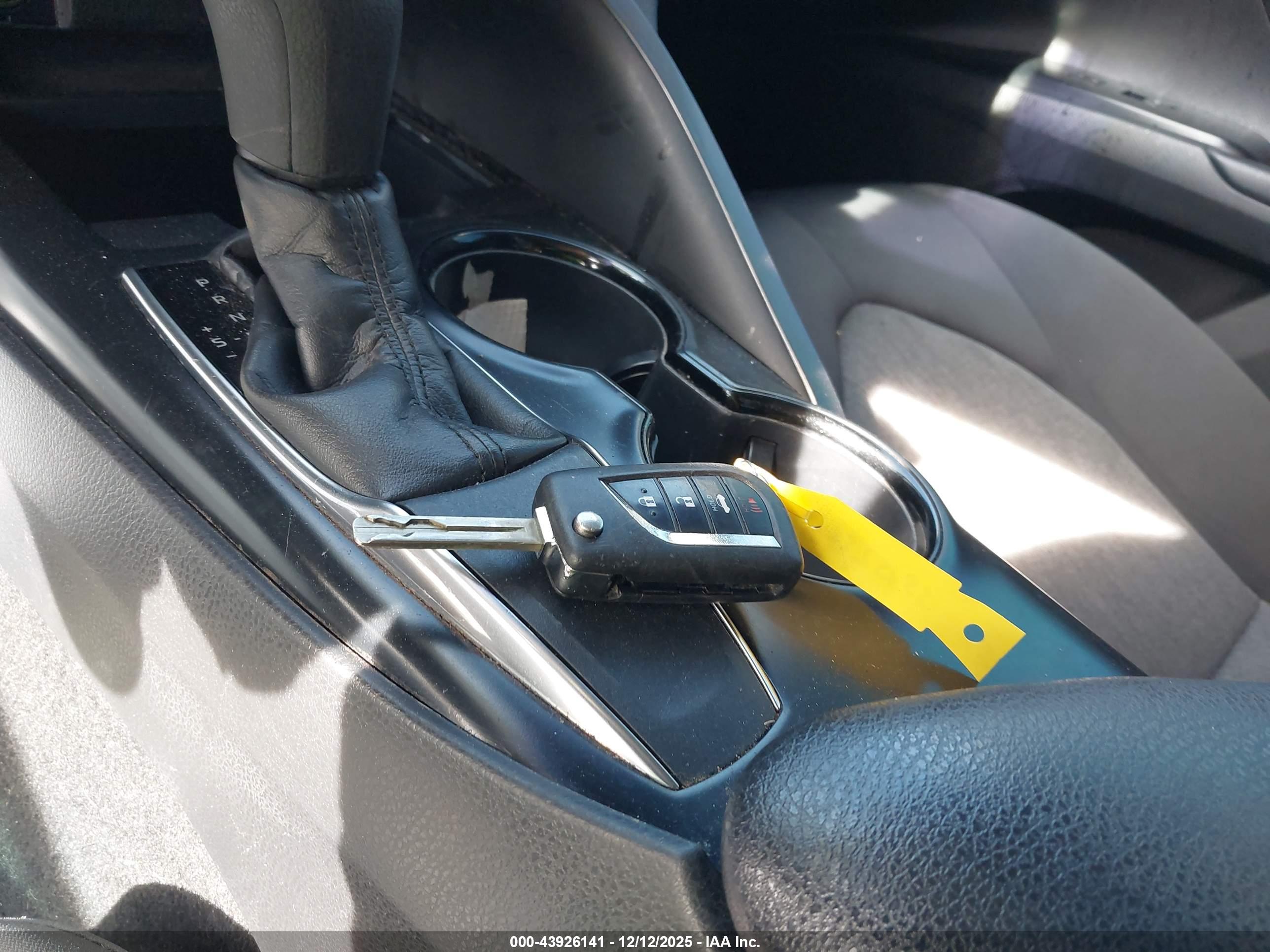 TOYOTA CAMRY image 11